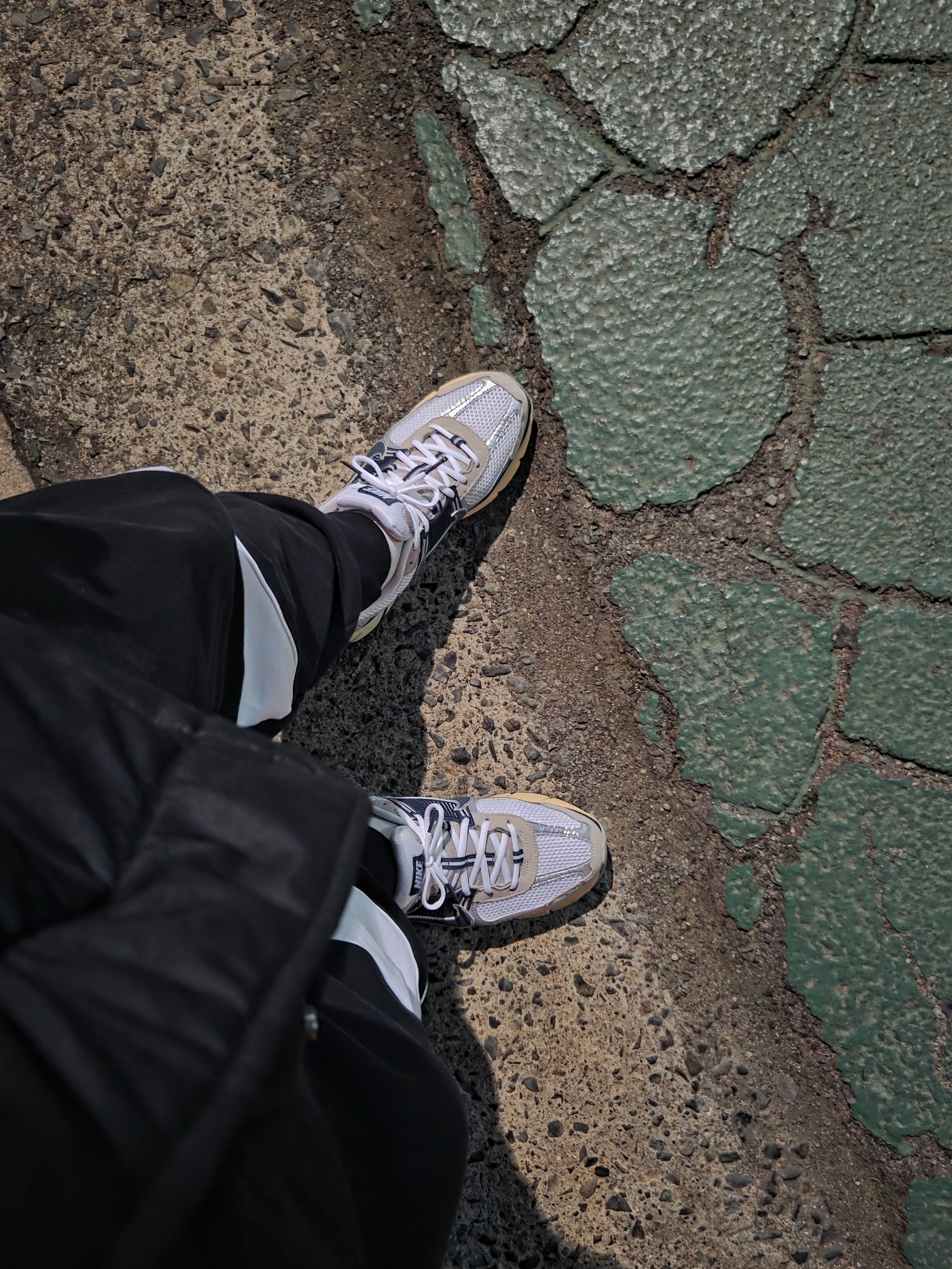 Nike Zoom Vomero 5 White Thunder Blue 착용 스타일
