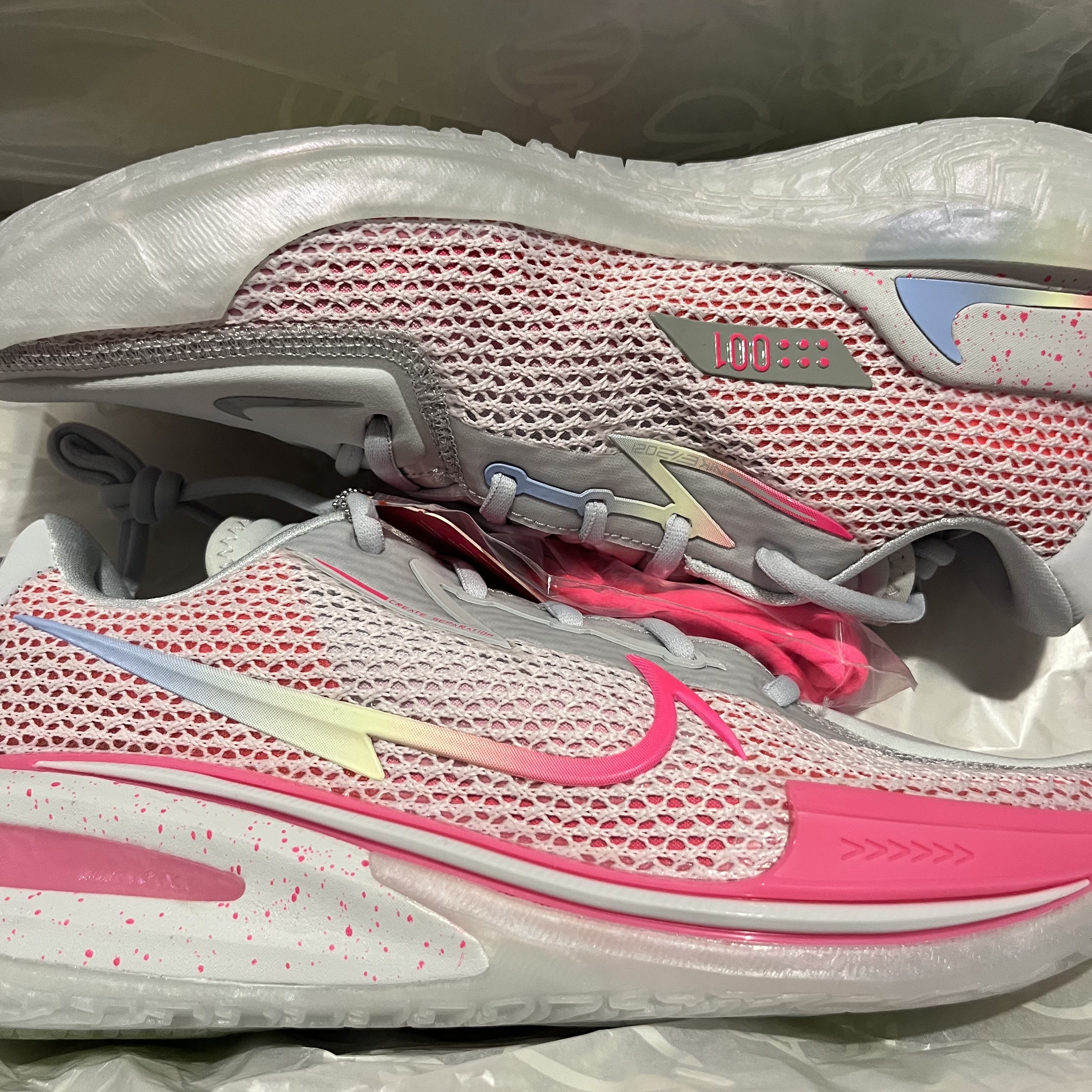 Nike Air Zoom GT Cut EP Pure Platinum Pink Flash 착용 스타일