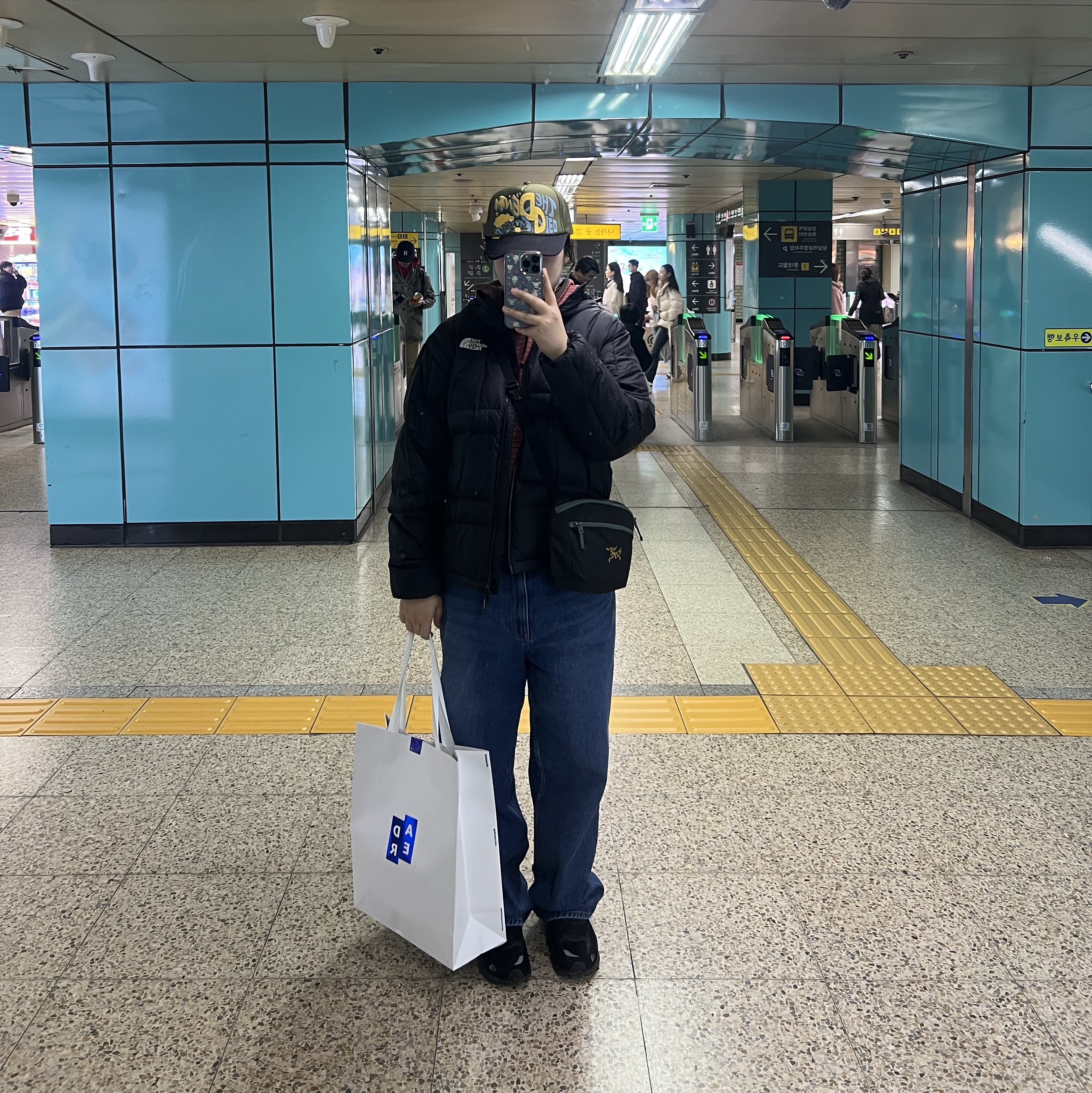 Kapital The Denim Died Print Trucker Cap Khaki Kinari, COYSEIO Stripe Fleece Hood Zip-Up Red 착용 스타일