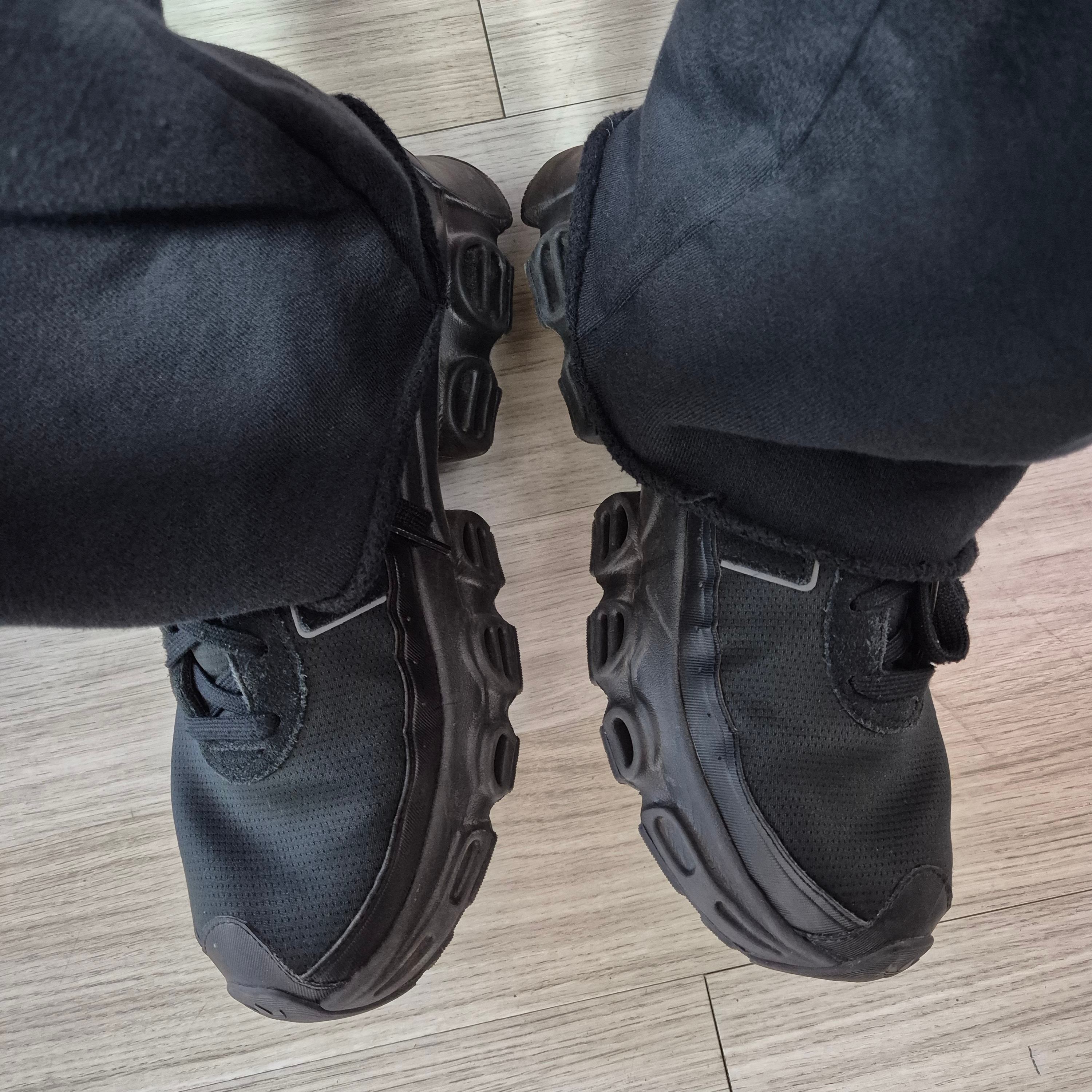 (J) Adidas Adiform Megaride Core Black Iron Metallic 착용 스타일
