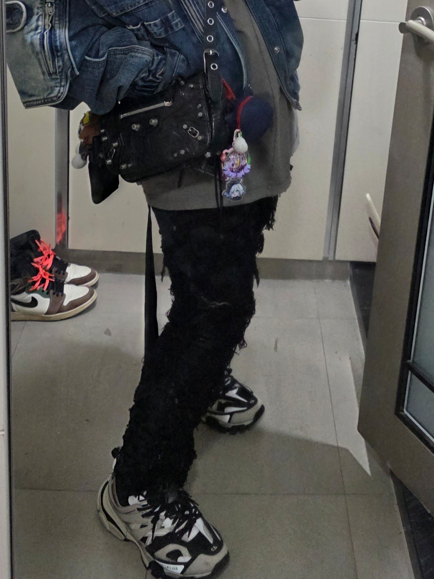Genshin Silicone Strap Coin Pouch Wanderer's Fairy Tale Cat Series Scaranyang, Balenciaga Arena Lambskin Aged Silver Hardware Le Cagole XS Flap Bag Black 착용 스타일 - 1
