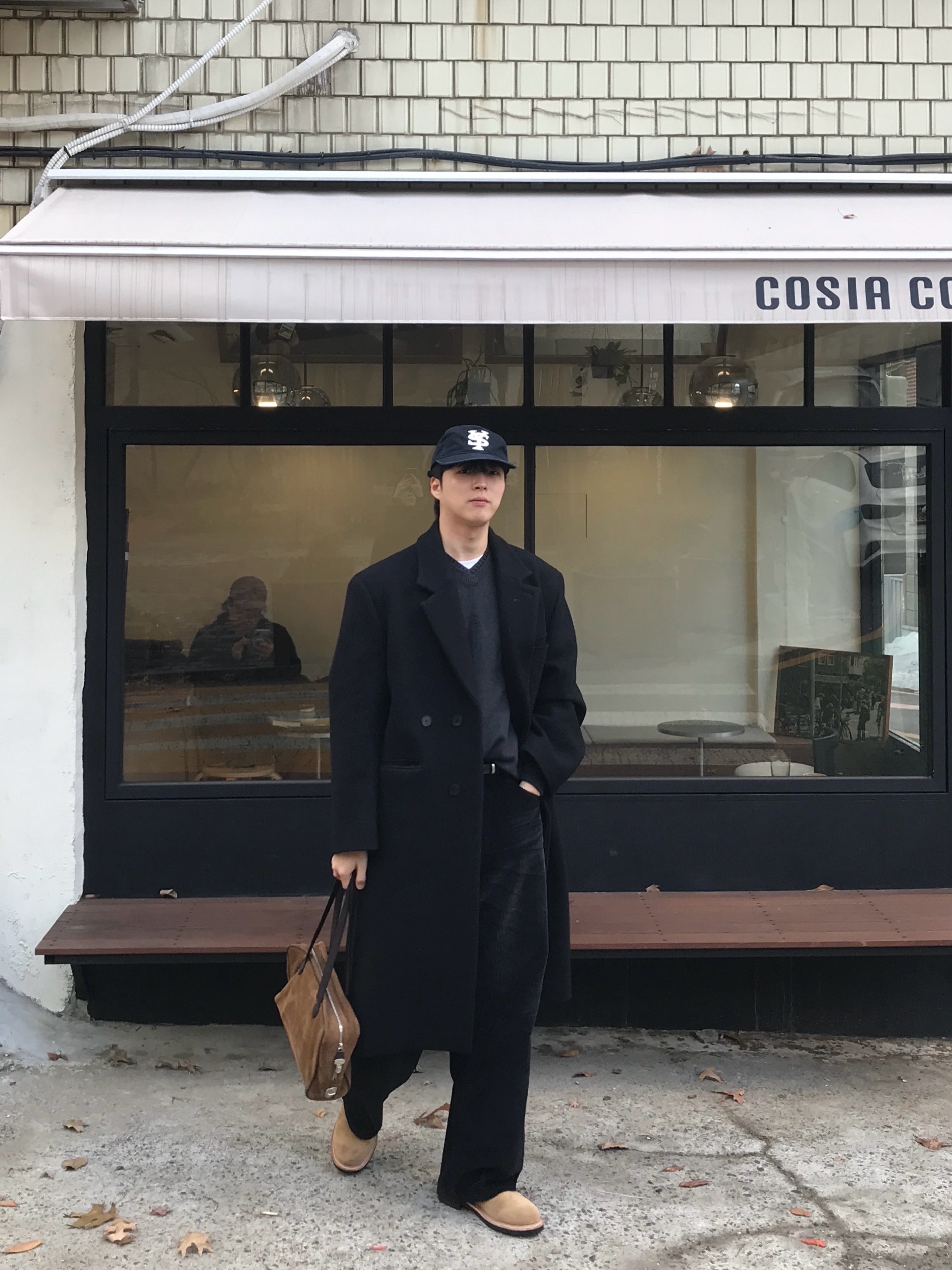 noun Layered V Neck Knit Charcoal, Sunday Ceremony Sy Logo 5 Panel Cotton Cap - Navy 착용 스타일 - 2