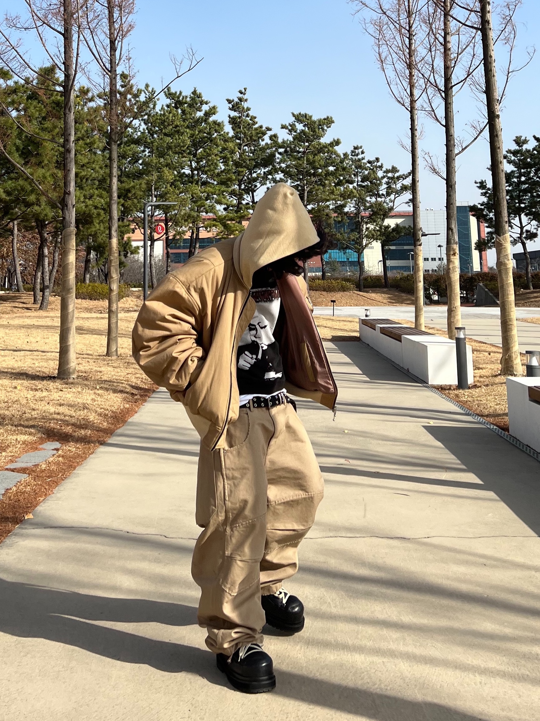 qAp Baby Crewneck Black, MJD Canvas 3D Knee Pants Beige 착용 스타일 - 3