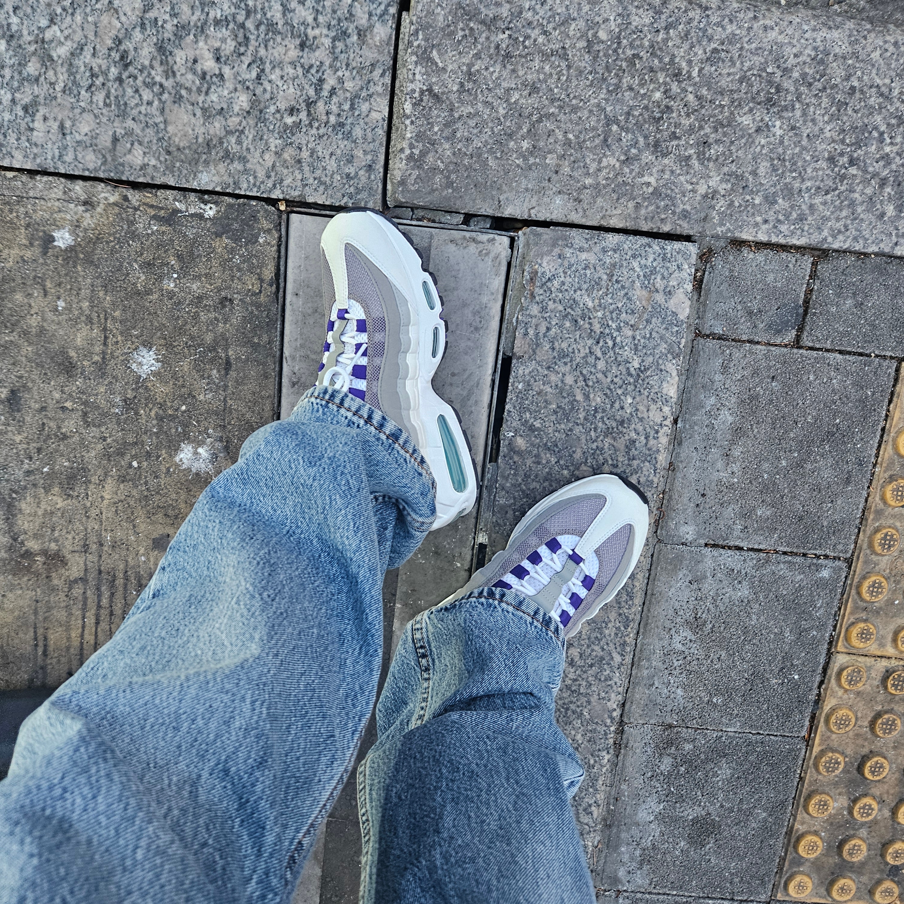 (W) Nike Air Max 95 White Emerald Green 착용 스타일