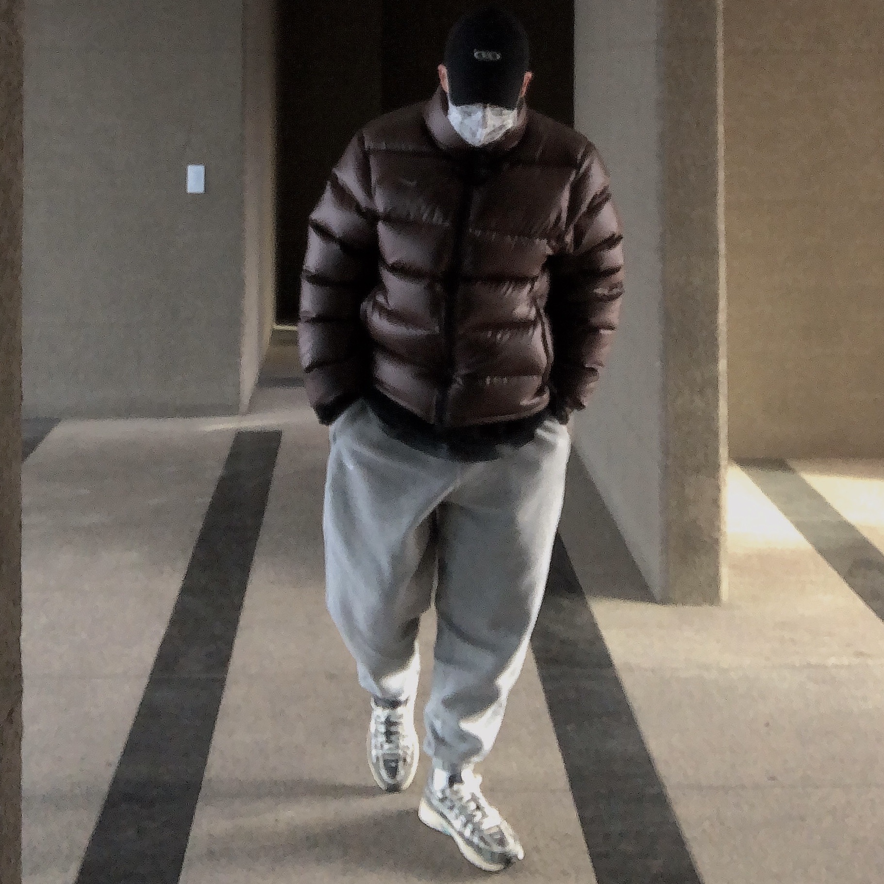Nike x Drake Nocta Sunset Puffer Jacket Baroque Brown Olive Grey - Asia, Nike NRG Solo Swoosh Fleece Pants Dark Grey Heather - US/EU 착용 스타일 - 1