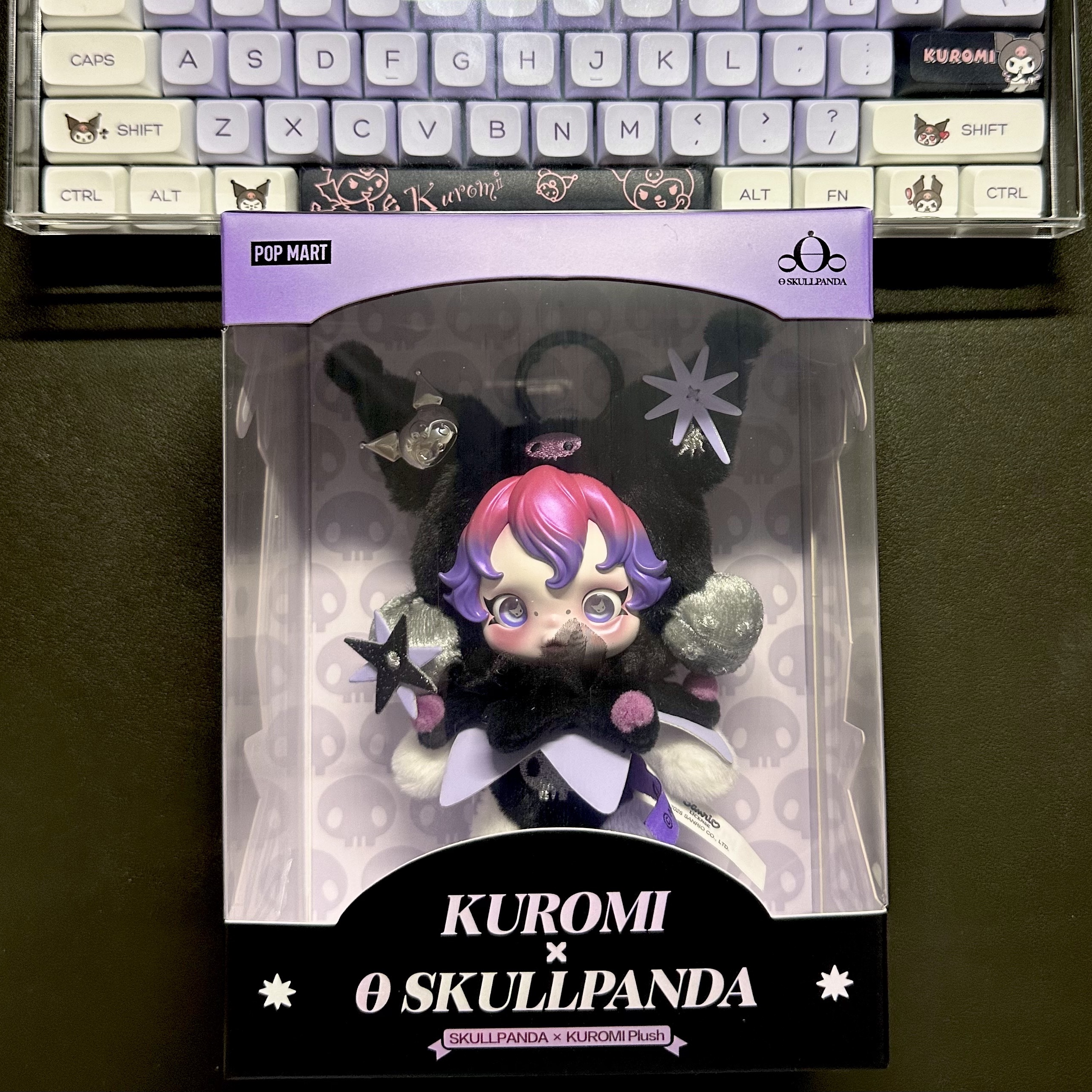Pop Mart Skullpanda x Kuromi Plush 착용 스타일