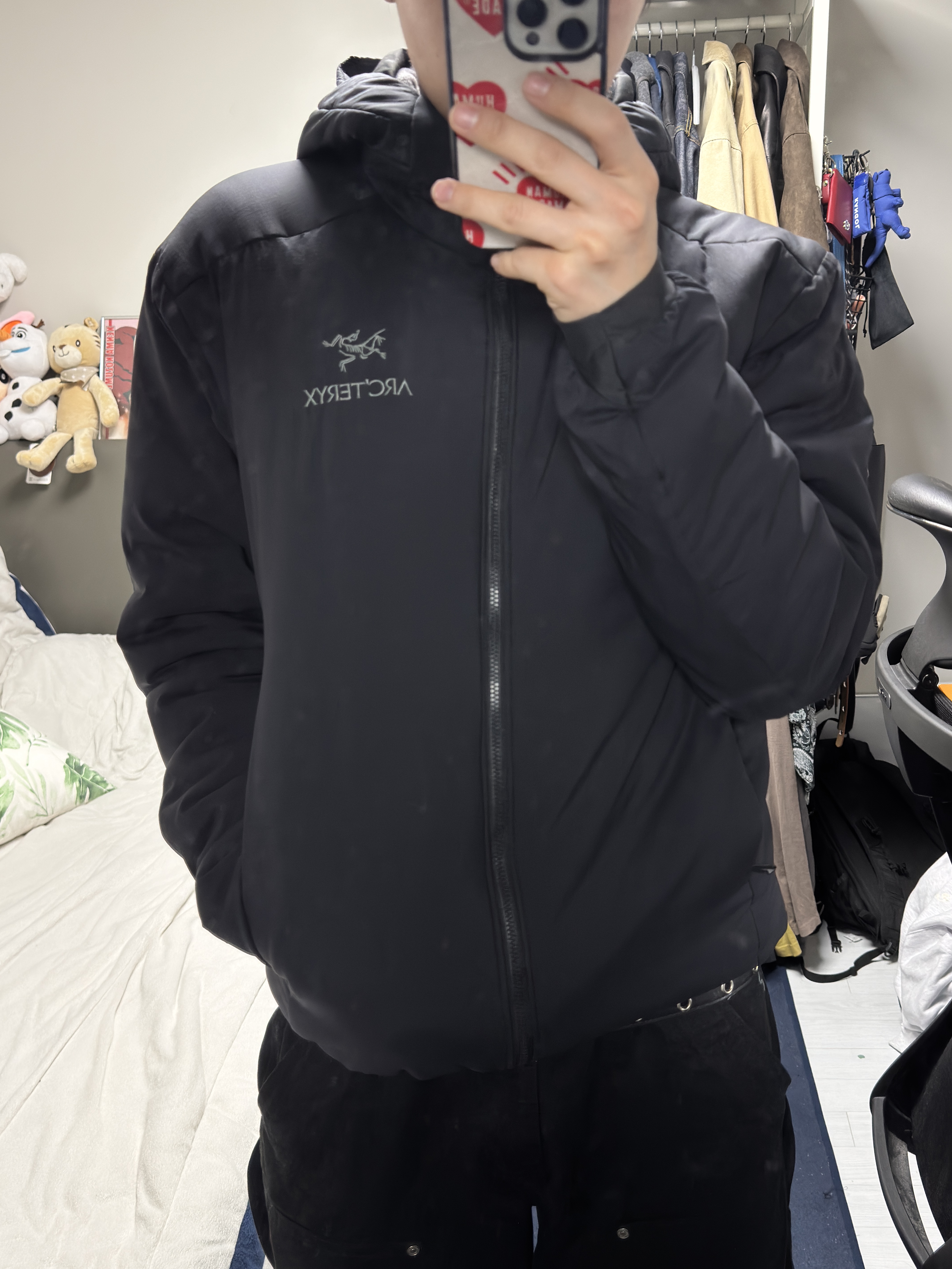 Arc'teryx Atom SV Hoody Black, Jordan 11 Retro Gamma 착용 스타일 - 4