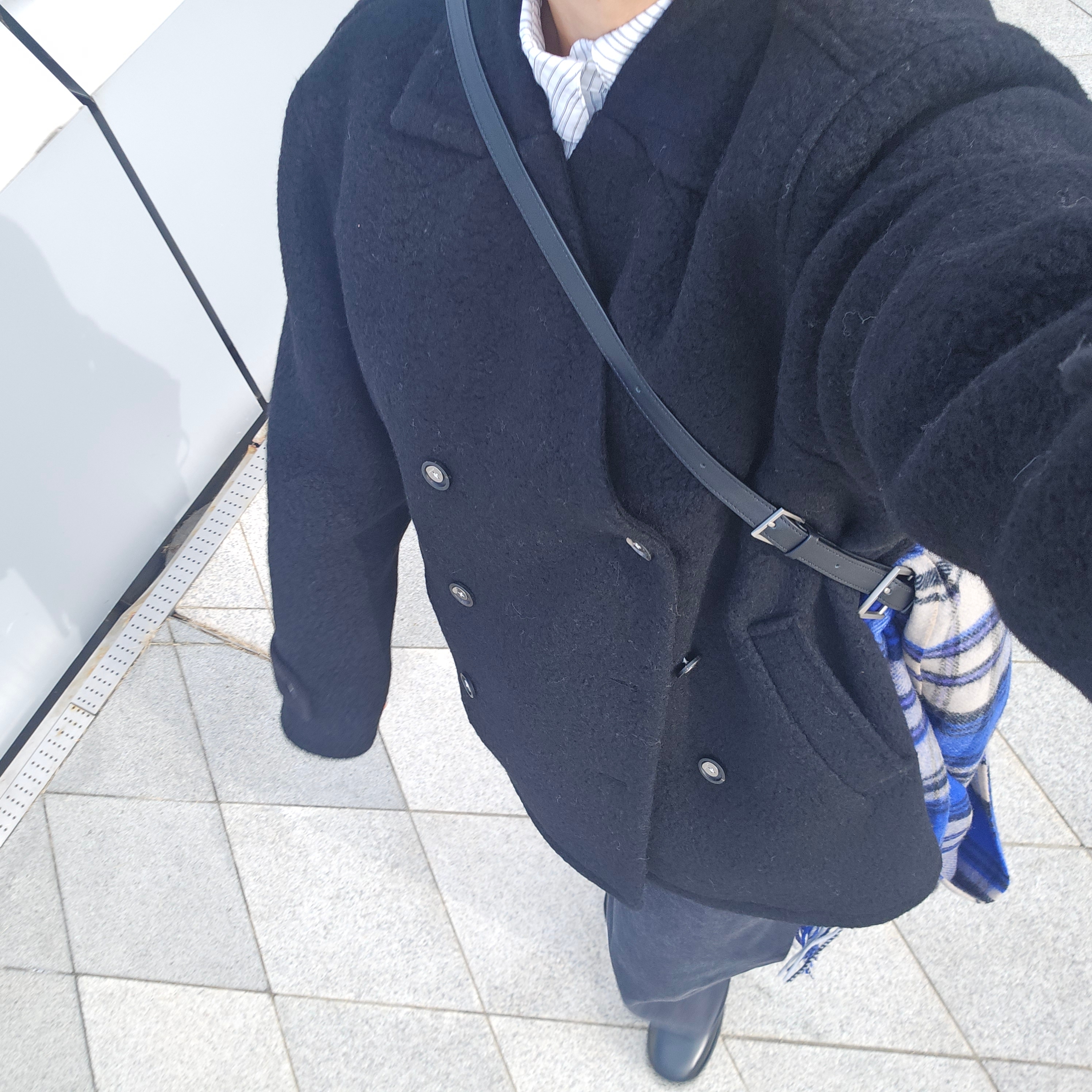 Ader Error Revint Plaid Muffler Z-Blue, Ader Error Sig; TRS Tag Jeans 02 Noir 착용 스타일 - 2