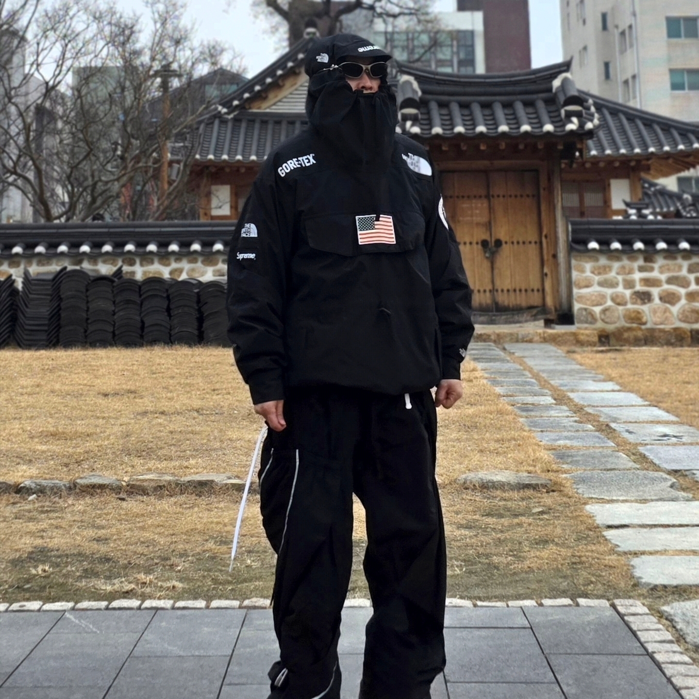 Supreme x The North Face Trans Antarctica Expedition Pullover Jacket Black - 17SS, Gentle Monster Ytt 02 Silver 착용 스타일 - 4
