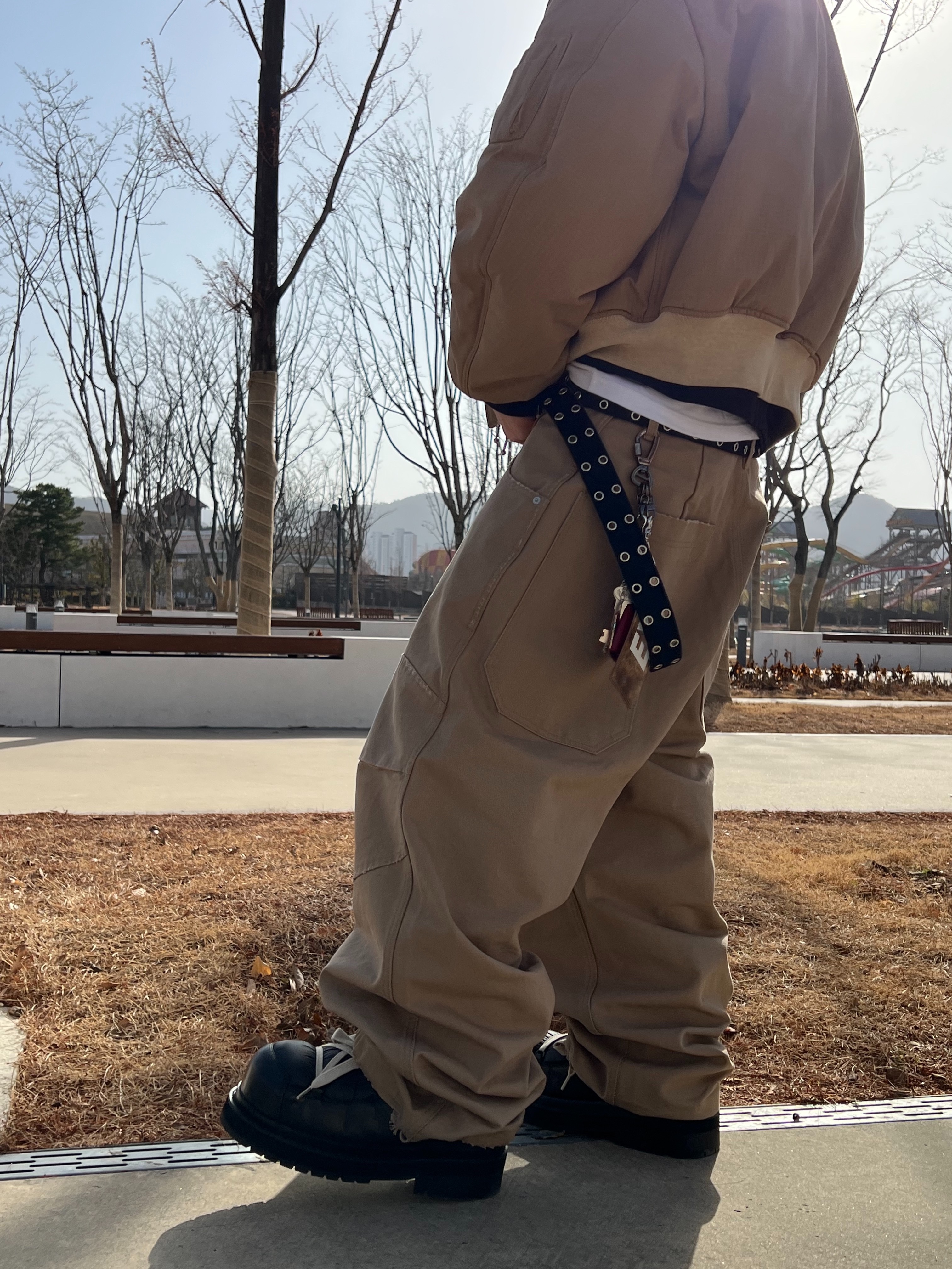 qAp Baby Crewneck Black, MJD Canvas 3D Knee Pants Beige 착용 스타일 - 7