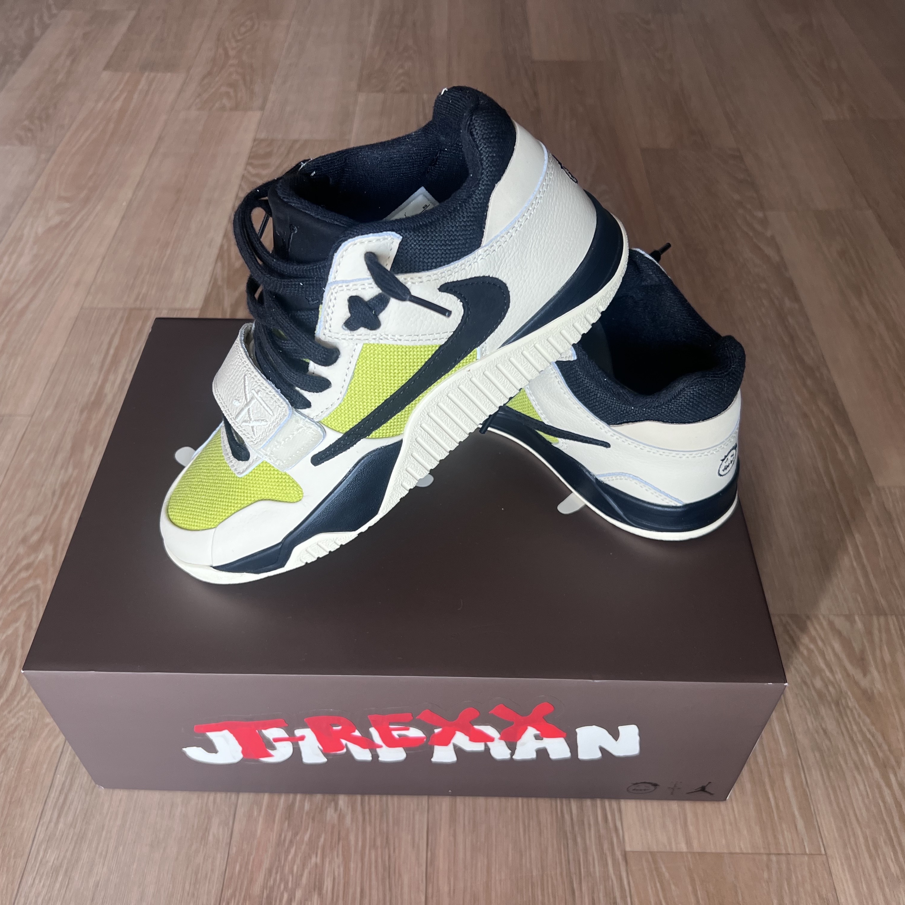 Jordan x Travis Scott Jumpman Jack TR Bright Cactus 착용 스타일 - 4