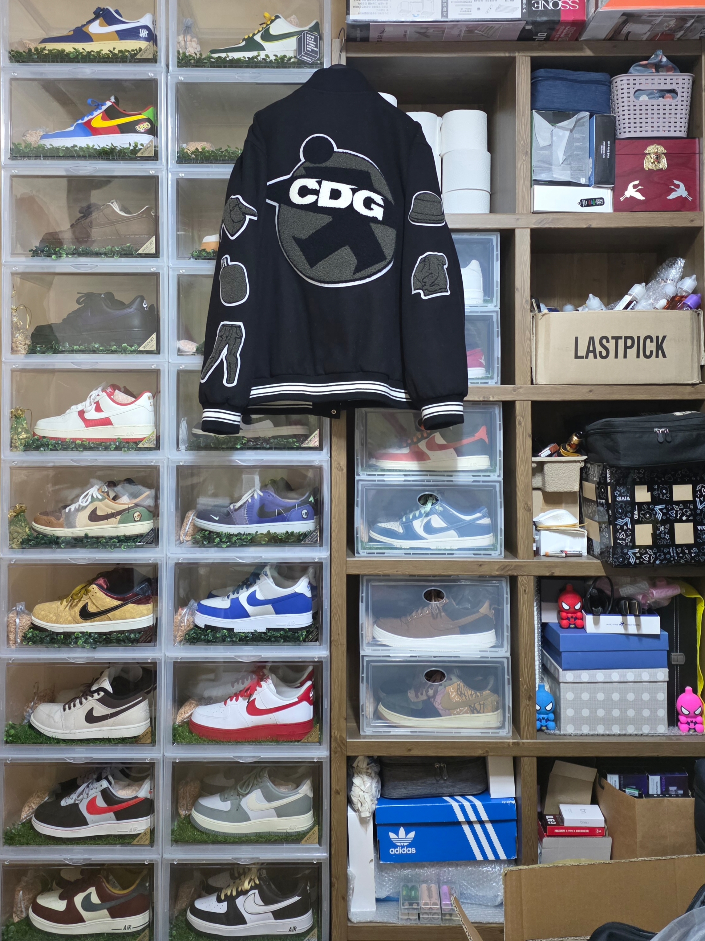 Stussy x CDG Varsity Jacket 착용 스타일