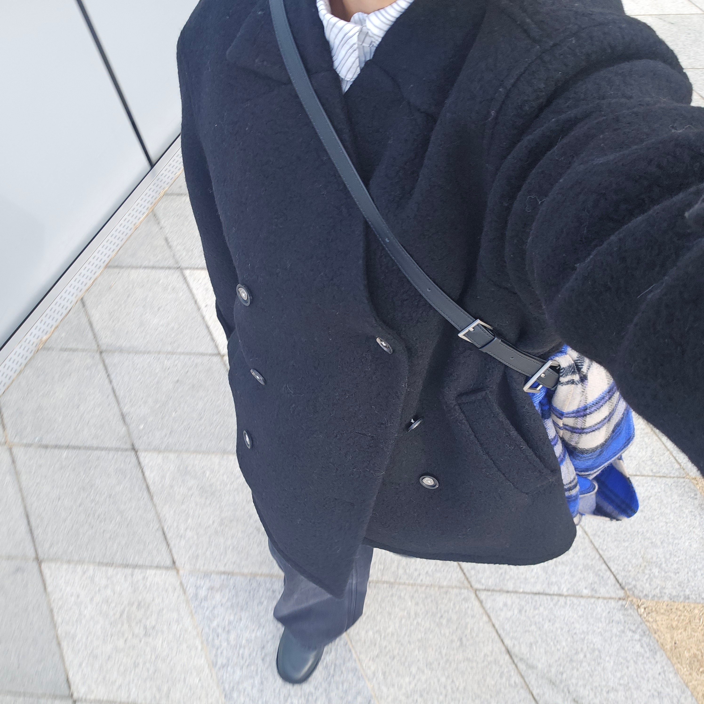 Ader Error Revint Plaid Muffler Z-Blue, Ader Error Sig; TRS Tag Jeans 02 Noir 착용 스타일 - 1