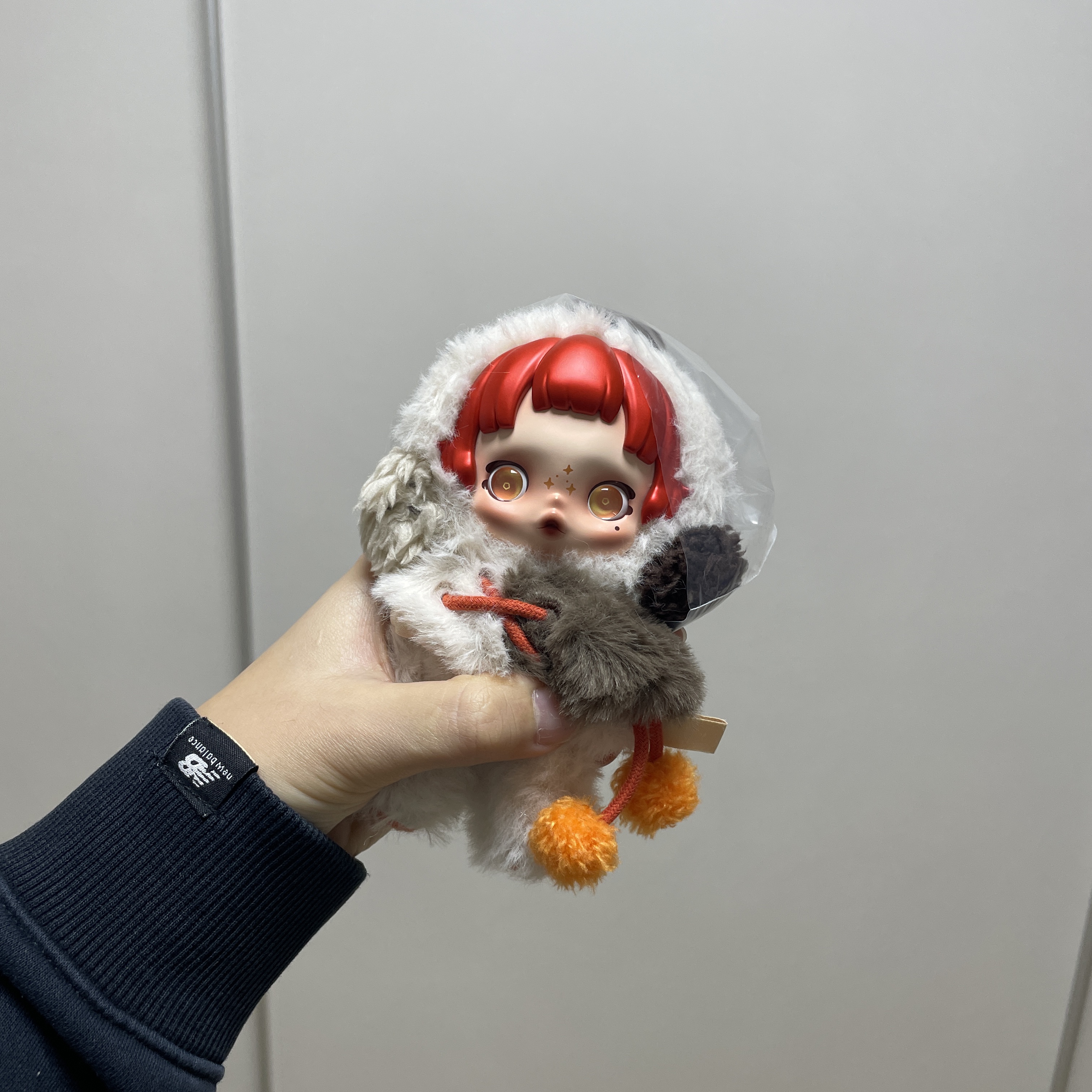 Pop Mart Skullpanda Winter Symphony Series Keyring Ode to Cocoa (Opened Case) 착용 스타일 - 2