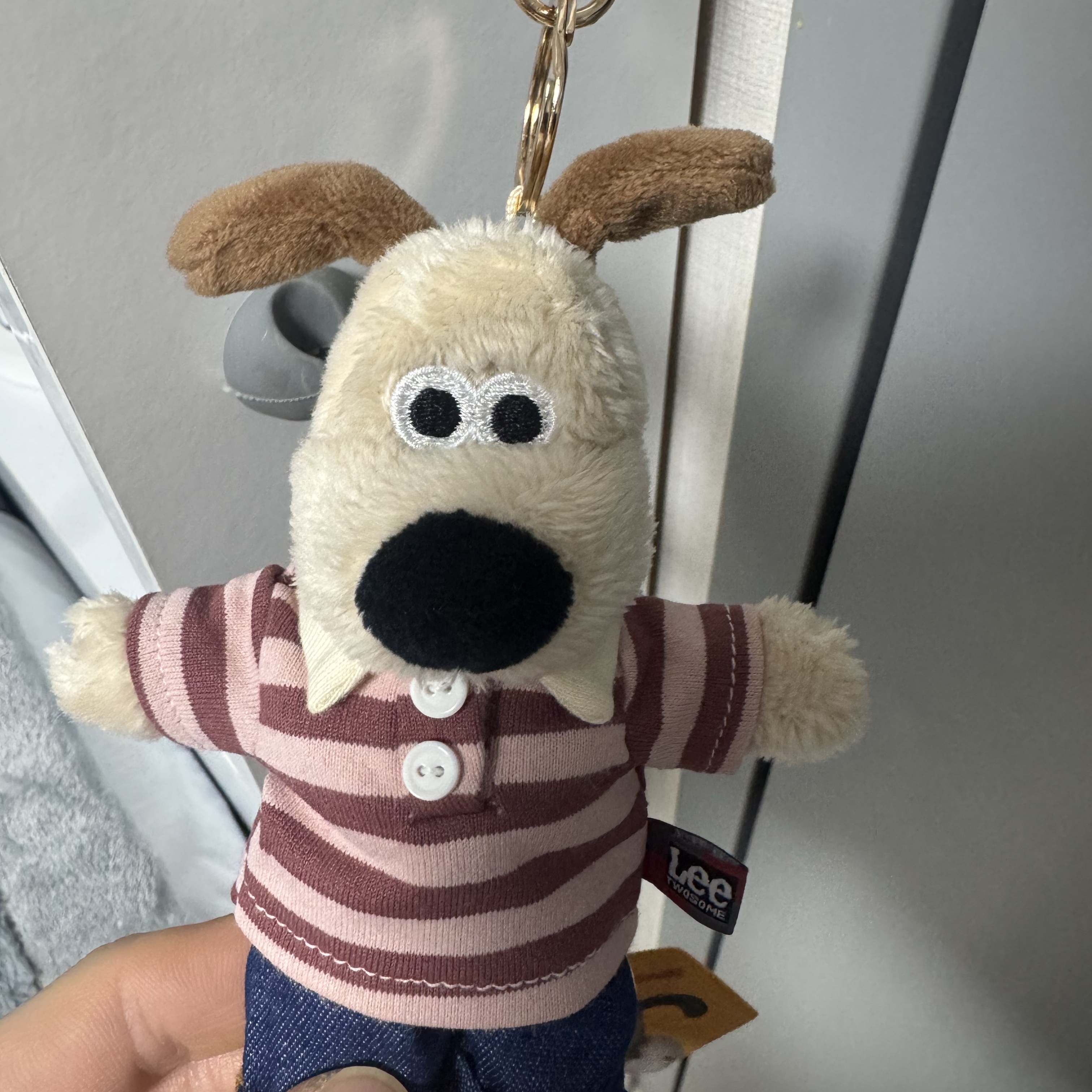 A Twosome Place x Lee Wallace & Gromit Mini Plush Keyring Ver. 4 착용 스타일