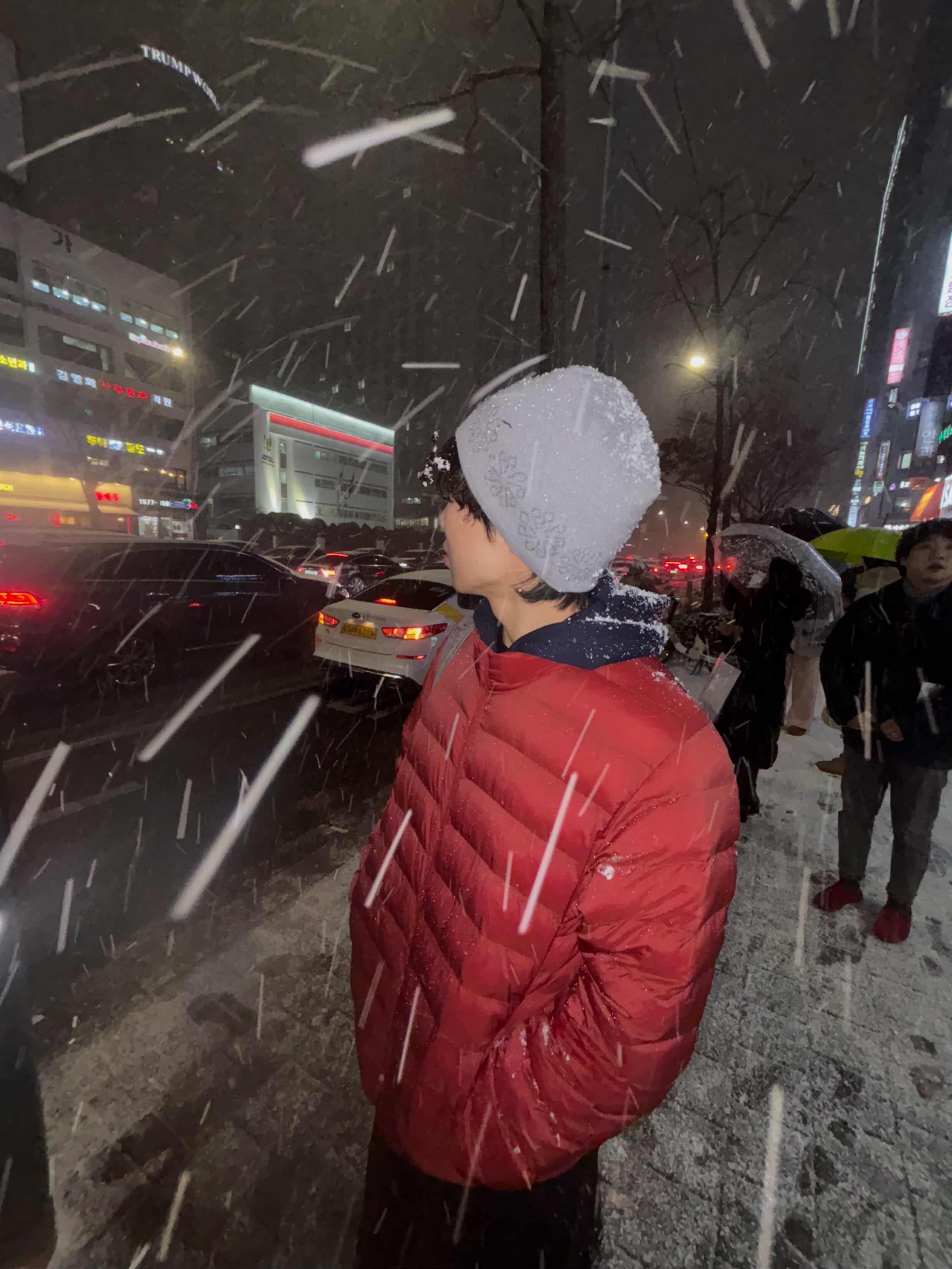 Montbell Plasma 1000 Down Jacket Light Silver, Dr. Martens 1461 Smooth Black 착용 스타일 - 2