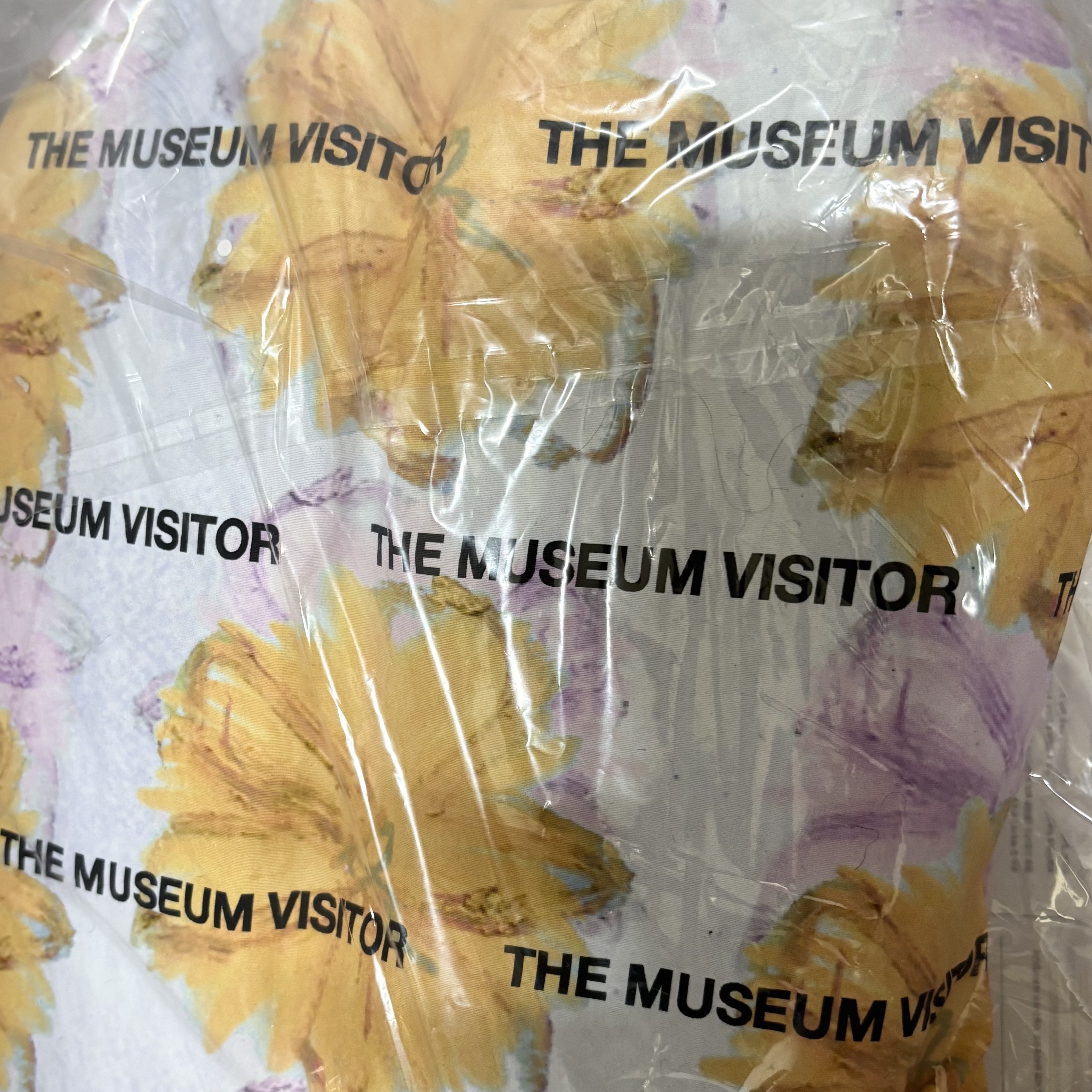 Subu x The Museum Visitor Star Grey 착용 스타일 - 1