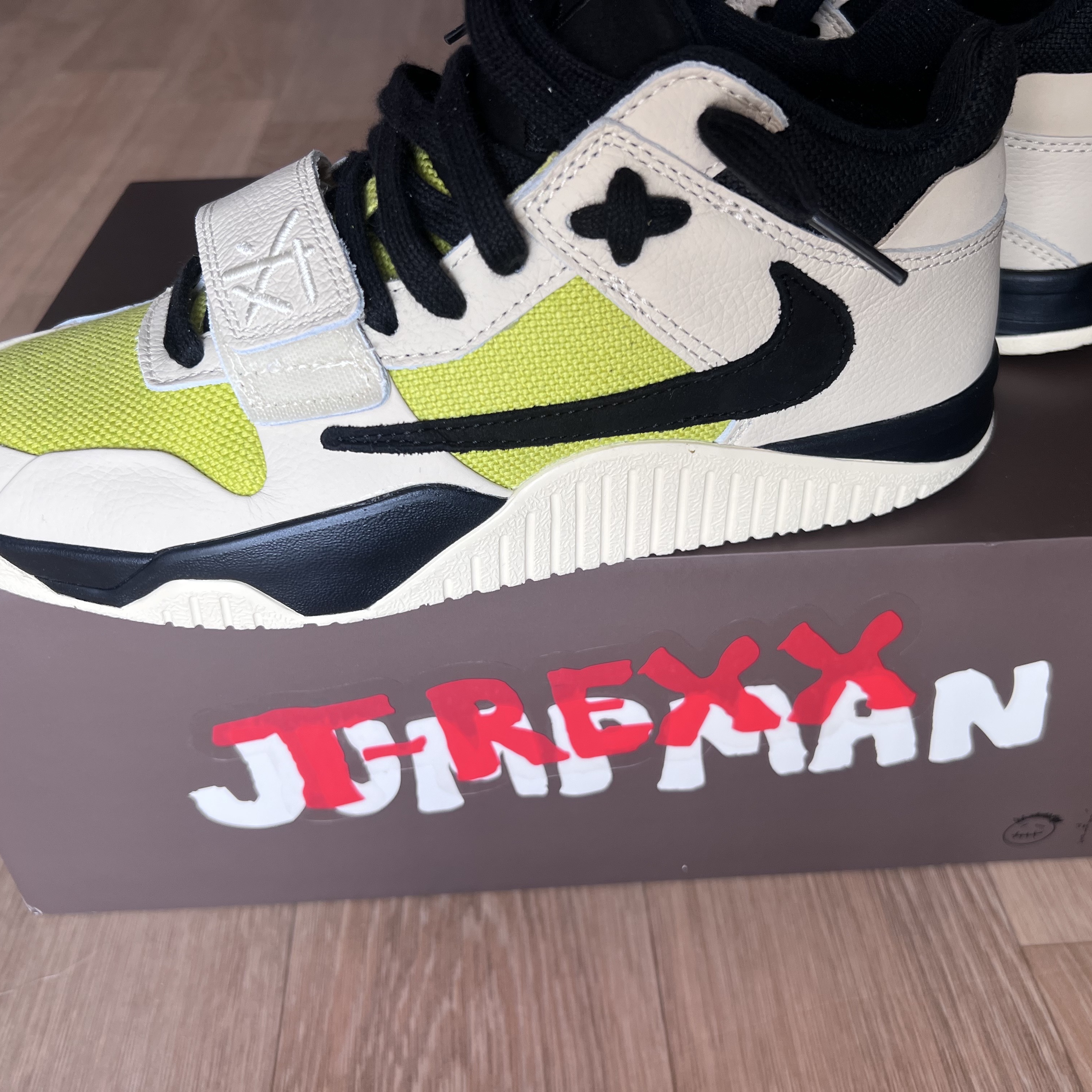 Jordan x Travis Scott Jumpman Jack TR Bright Cactus 착용 스타일 - 2