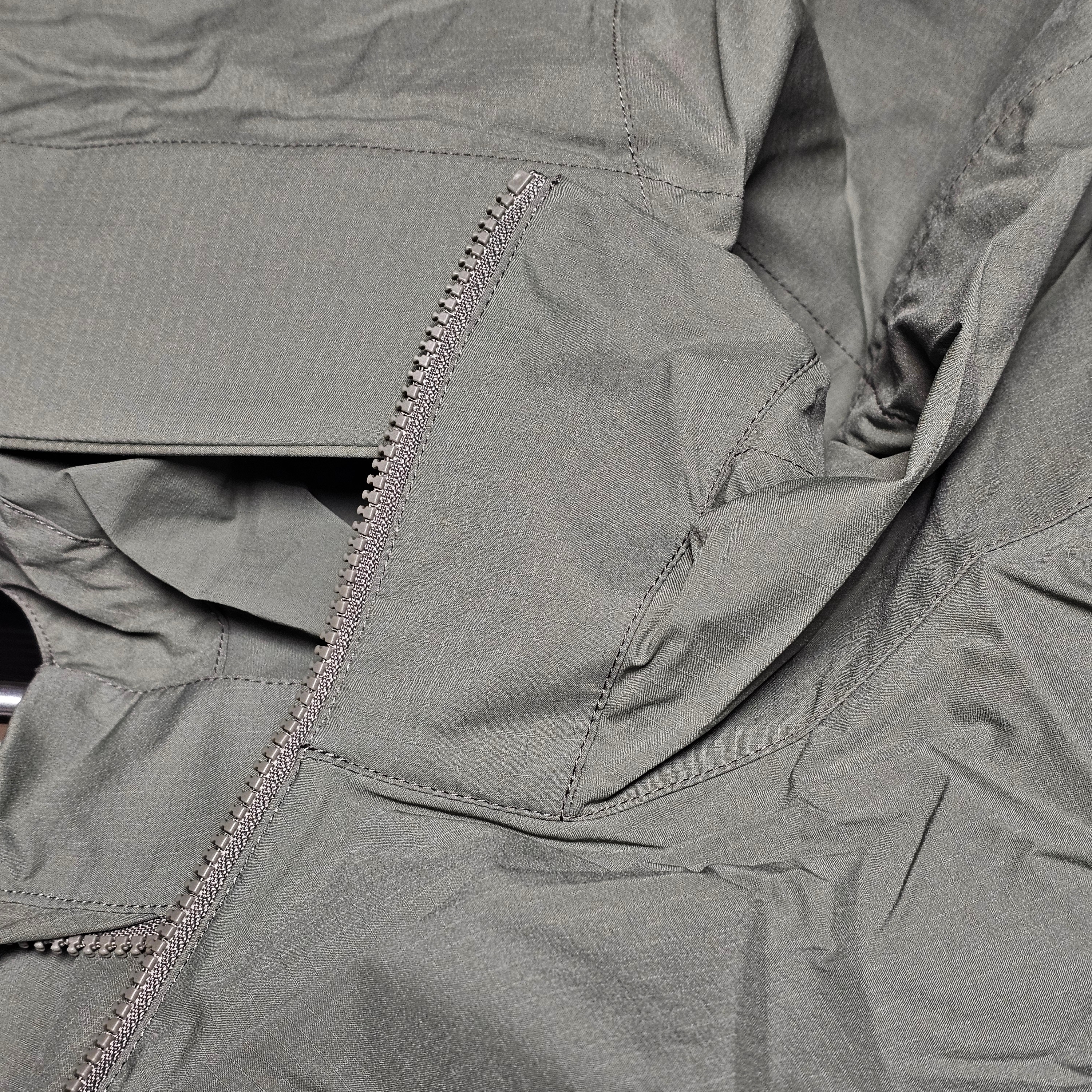 Arc'teryx Squamish Hoody Forage, Arc'teryx Heliad 15 Backpack Tatsu 착용 스타일 - 2