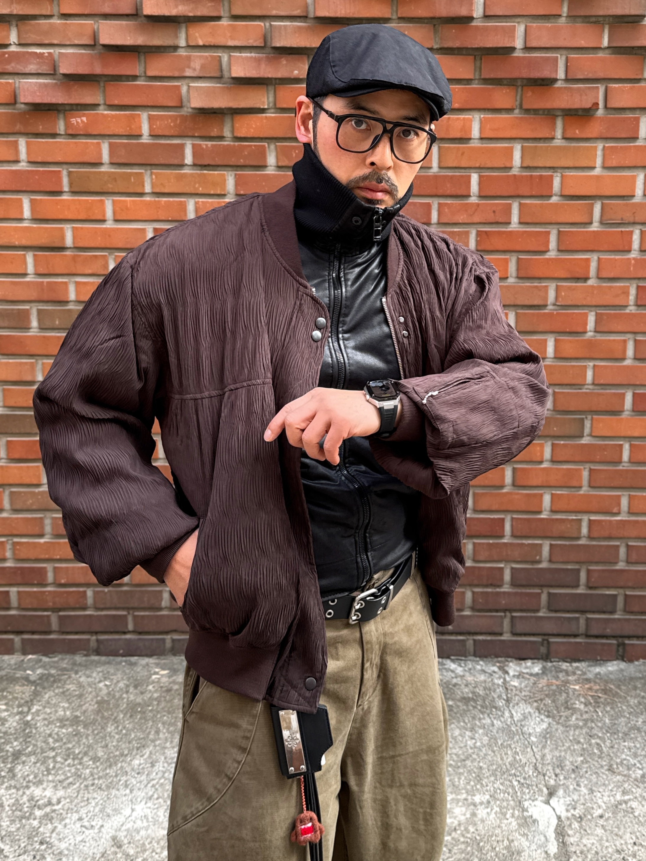 noun Washed Cargo Pants Khaki, noun Wave Pleated Blouson Brown 착용 스타일 - 3