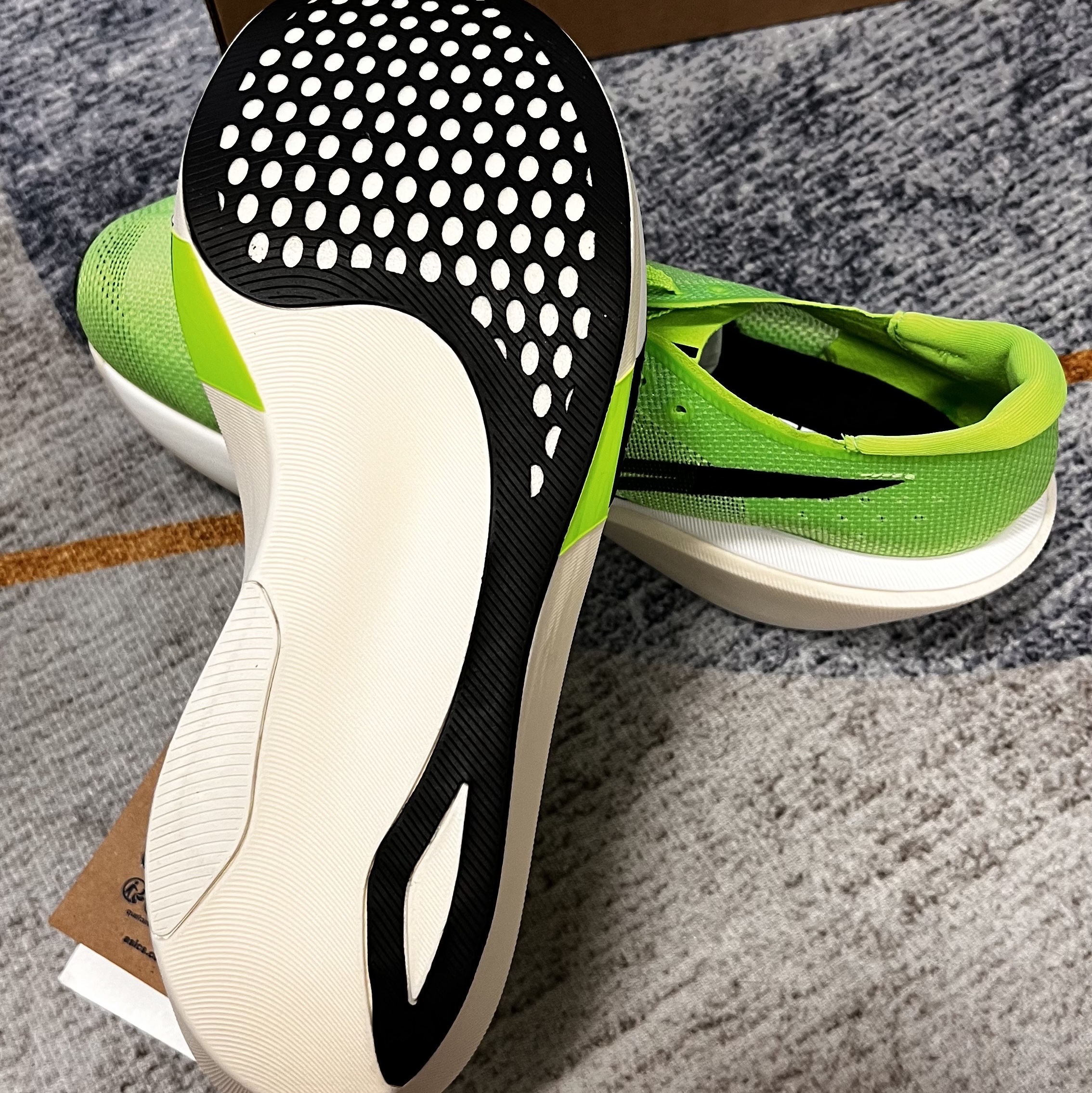 Asics Metaspeed Edge Tokyo Green Gecko Black 착용 스타일 - 2