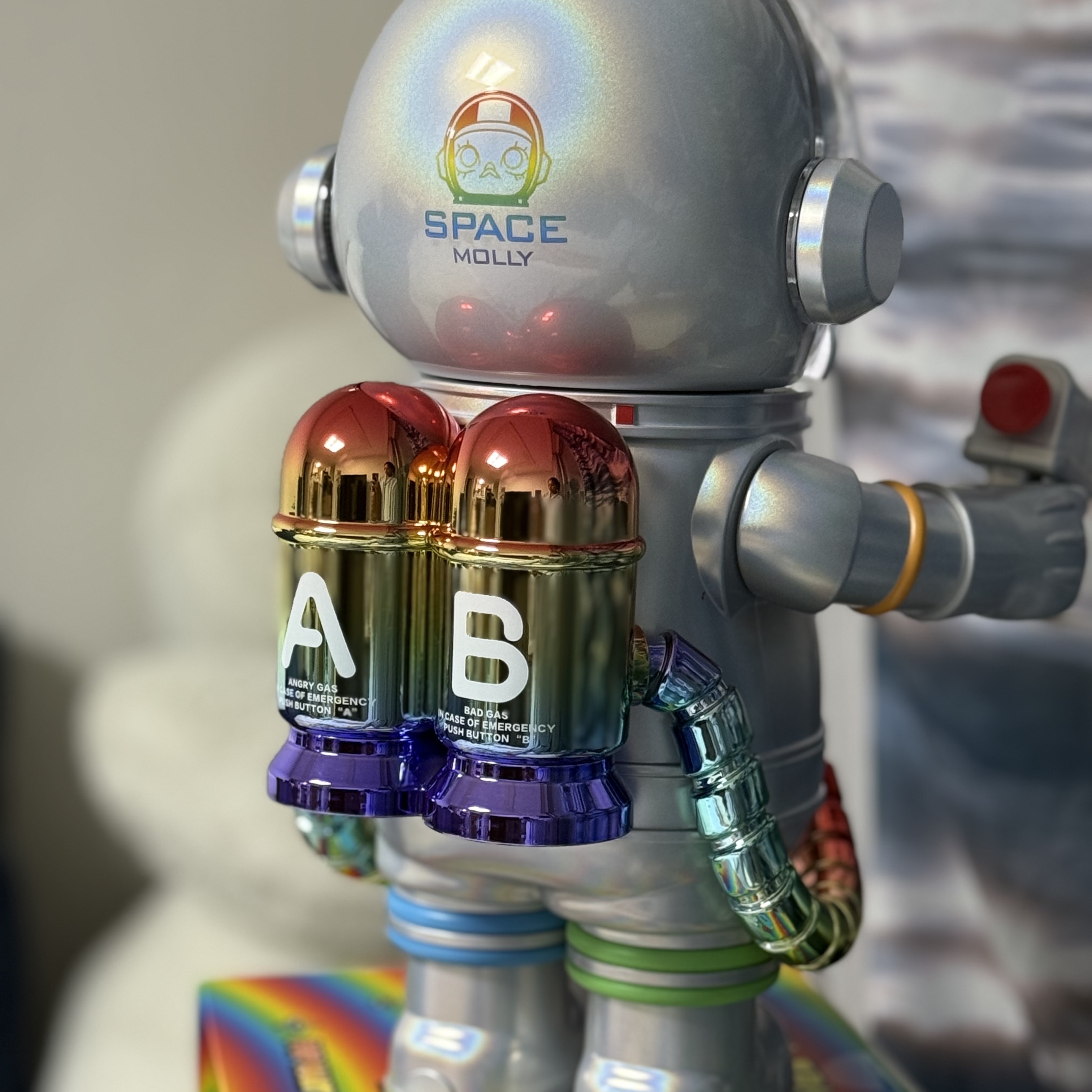 Pop Mart Mega Space Molly 400% Rainbow 2.0 착용 스타일 - 2