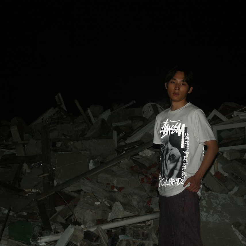 Stussy x Goldie Metalheadz 30 T-Shirt White 착용 스타일 - 1