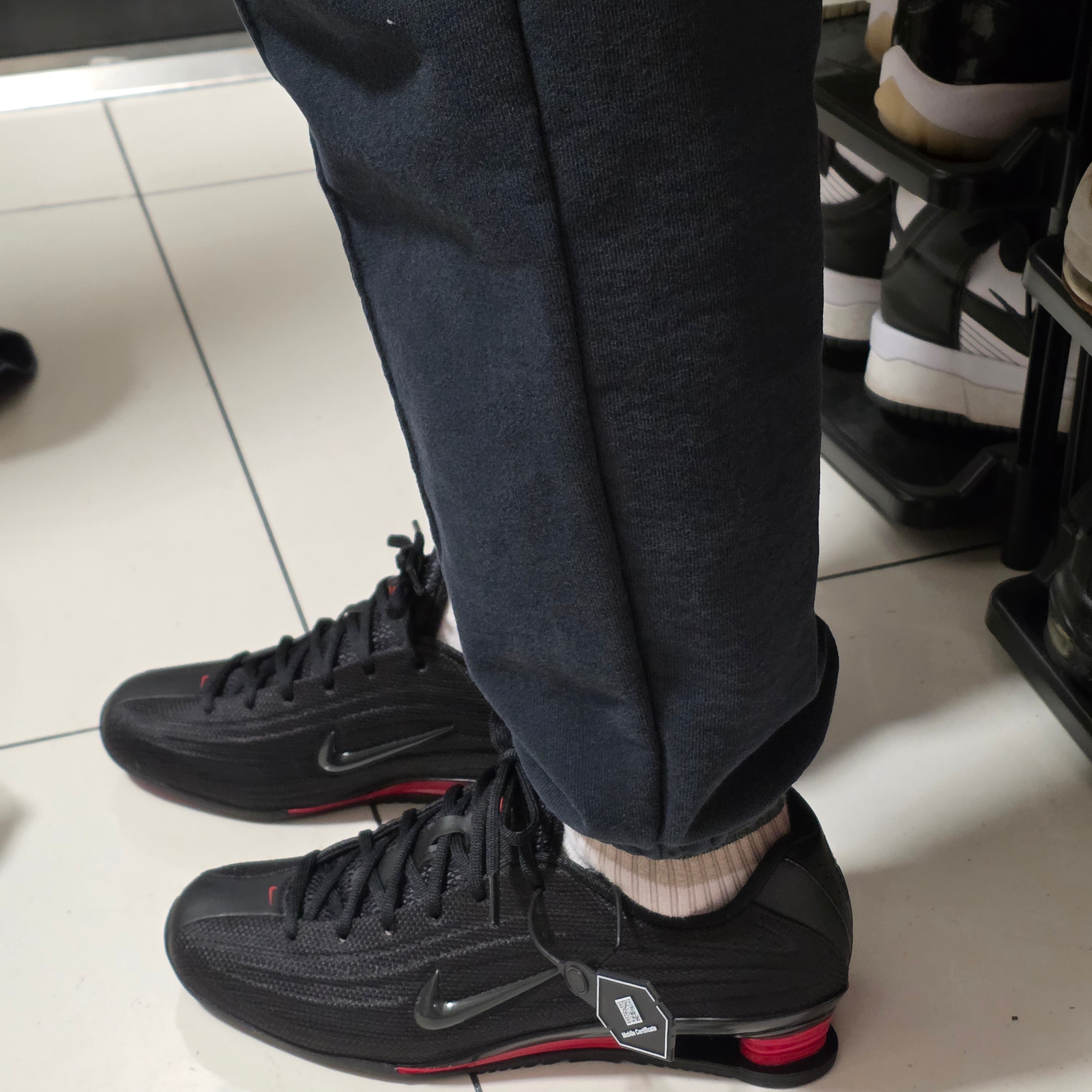 (W) Nike Shox Z Black University Red 착용 스타일 - 3