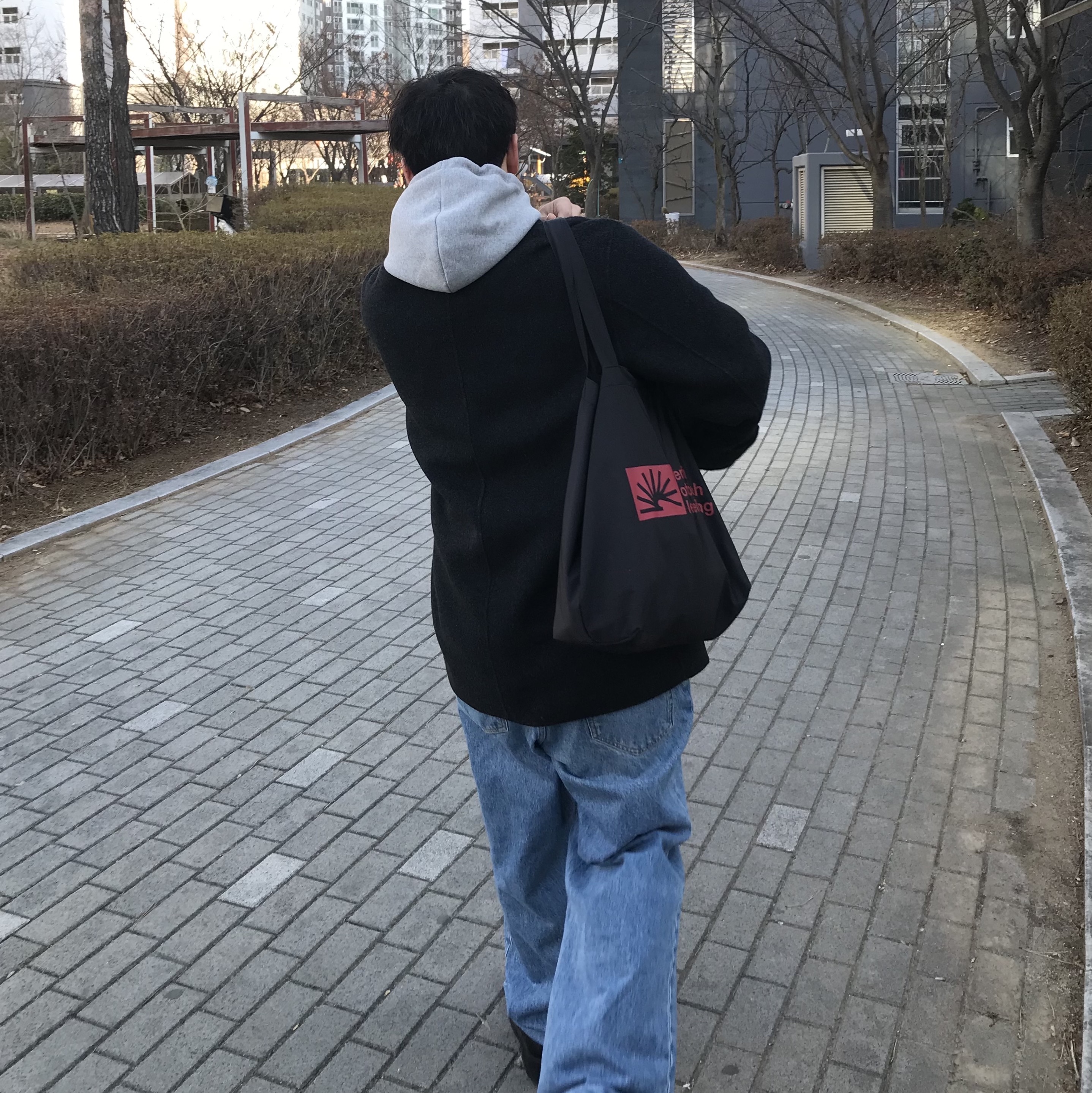Berlin Photobook Distribution Bfv 001 Bag Black 착용 스타일 - 1