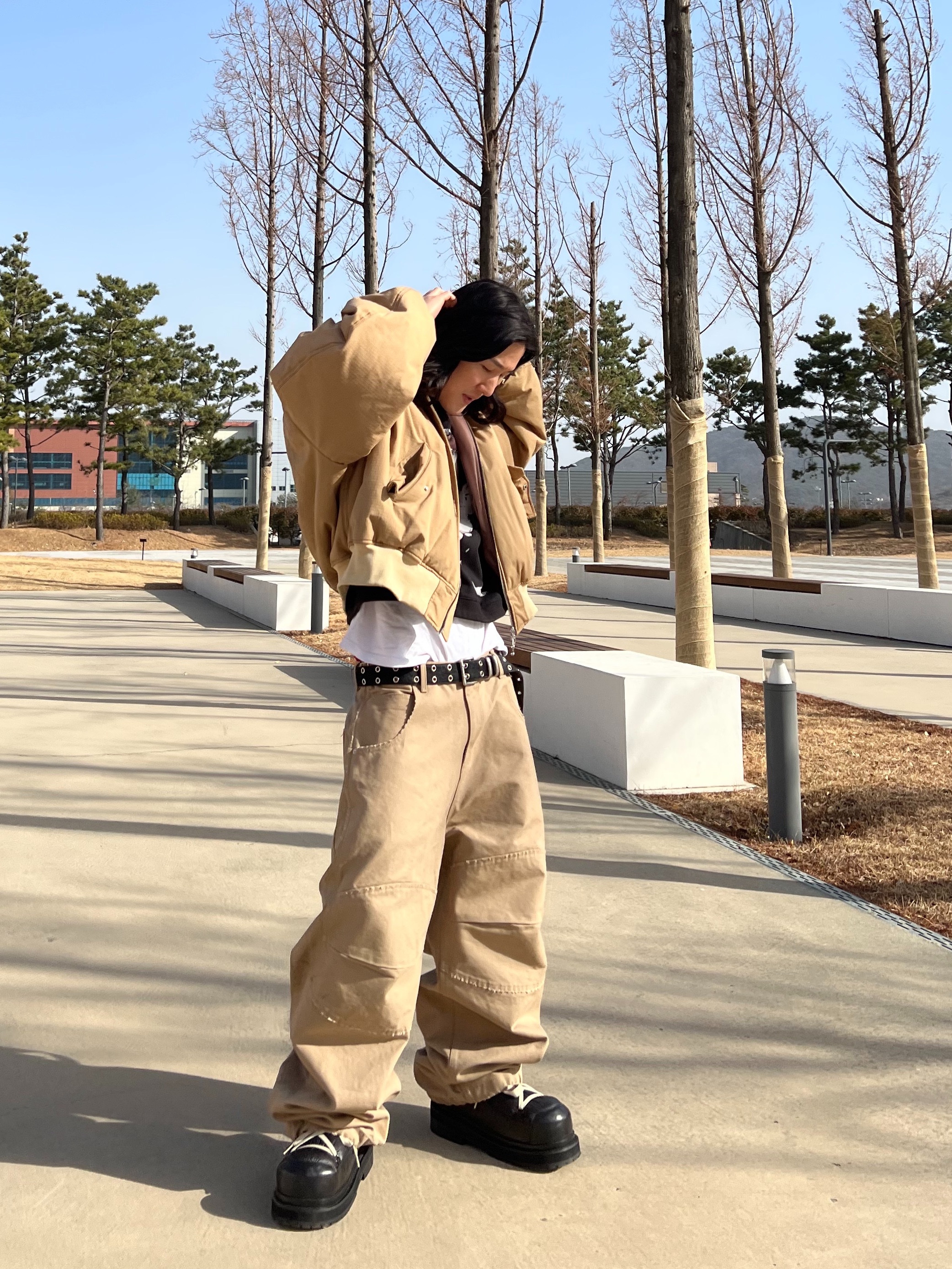 qAp Baby Crewneck Black, MJD Canvas 3D Knee Pants Beige 착용 스타일 - 5