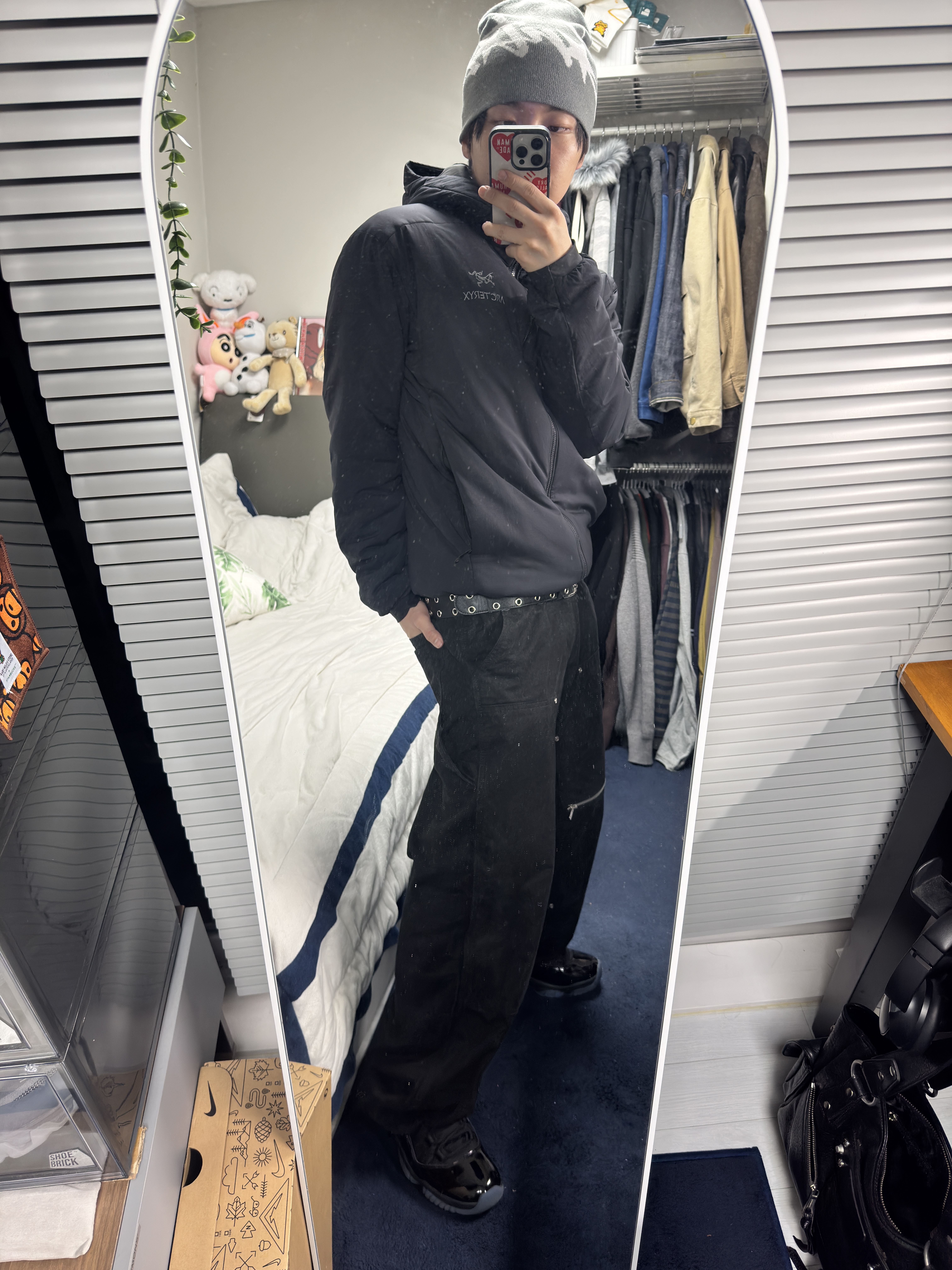 Arc'teryx Atom SV Hoody Black, Jordan 11 Retro Gamma 착용 스타일 - 3