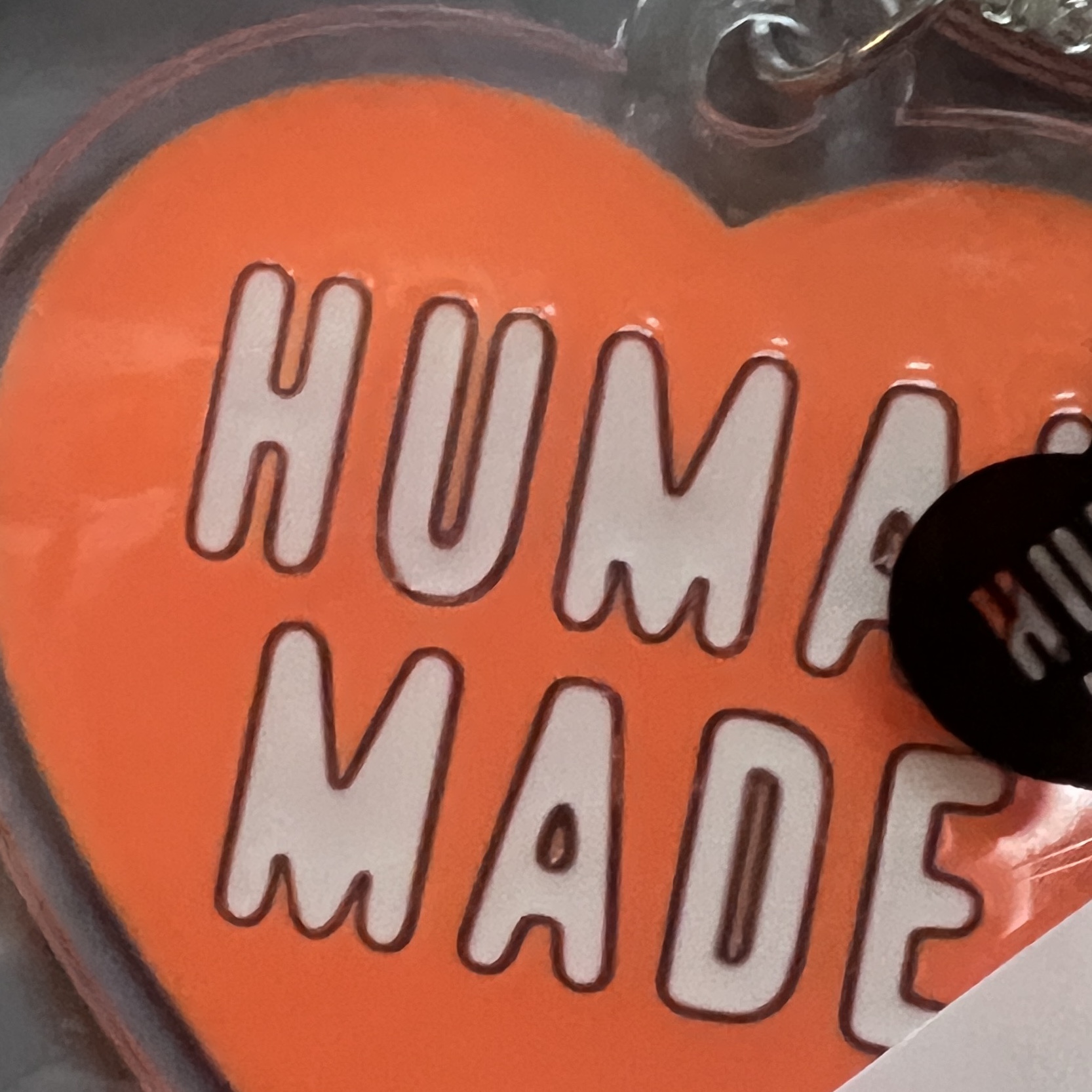 Human Made Acrylic Heart Keyring Orange 착용 스타일