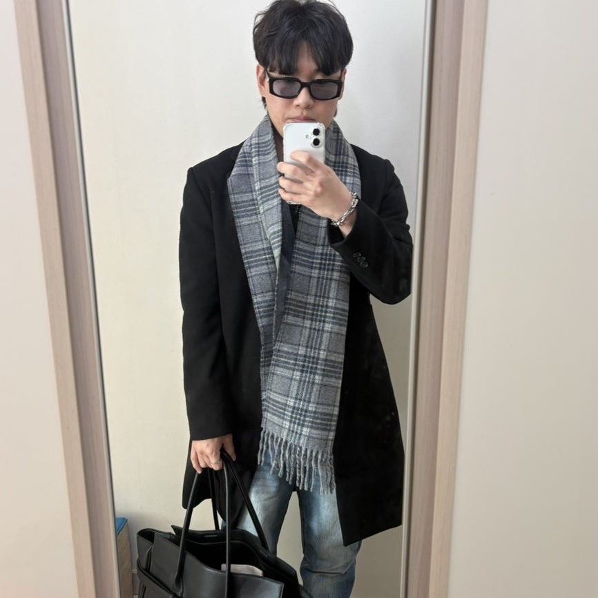 Louis Vuitton Monogram Chain Bracelet Silver, (W) Gucci Rectangular Frame Sunglasses Black Injection Frame 착용 스타일