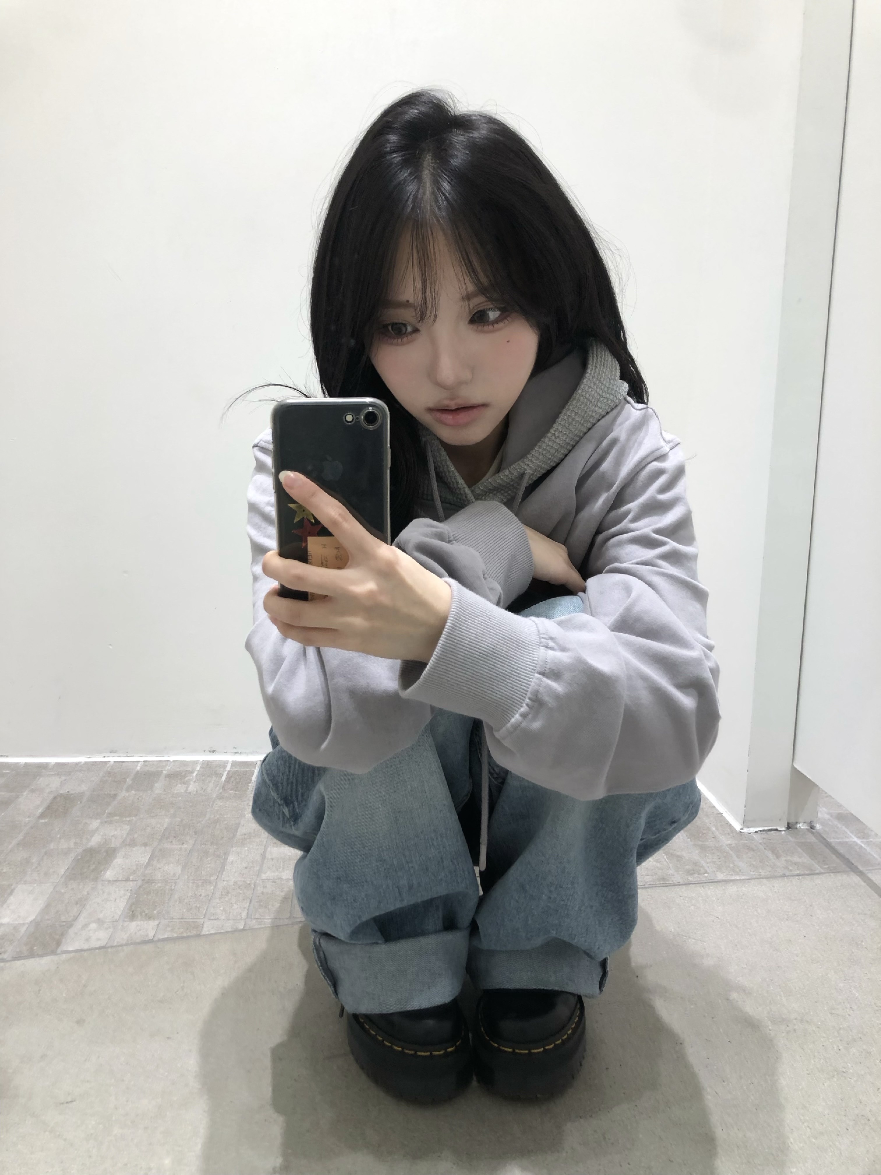 Xlim EP.8 01 Hoodie Light Gray, Dr. Martens Women 1461 Quad Black 착용 스타일 - 2