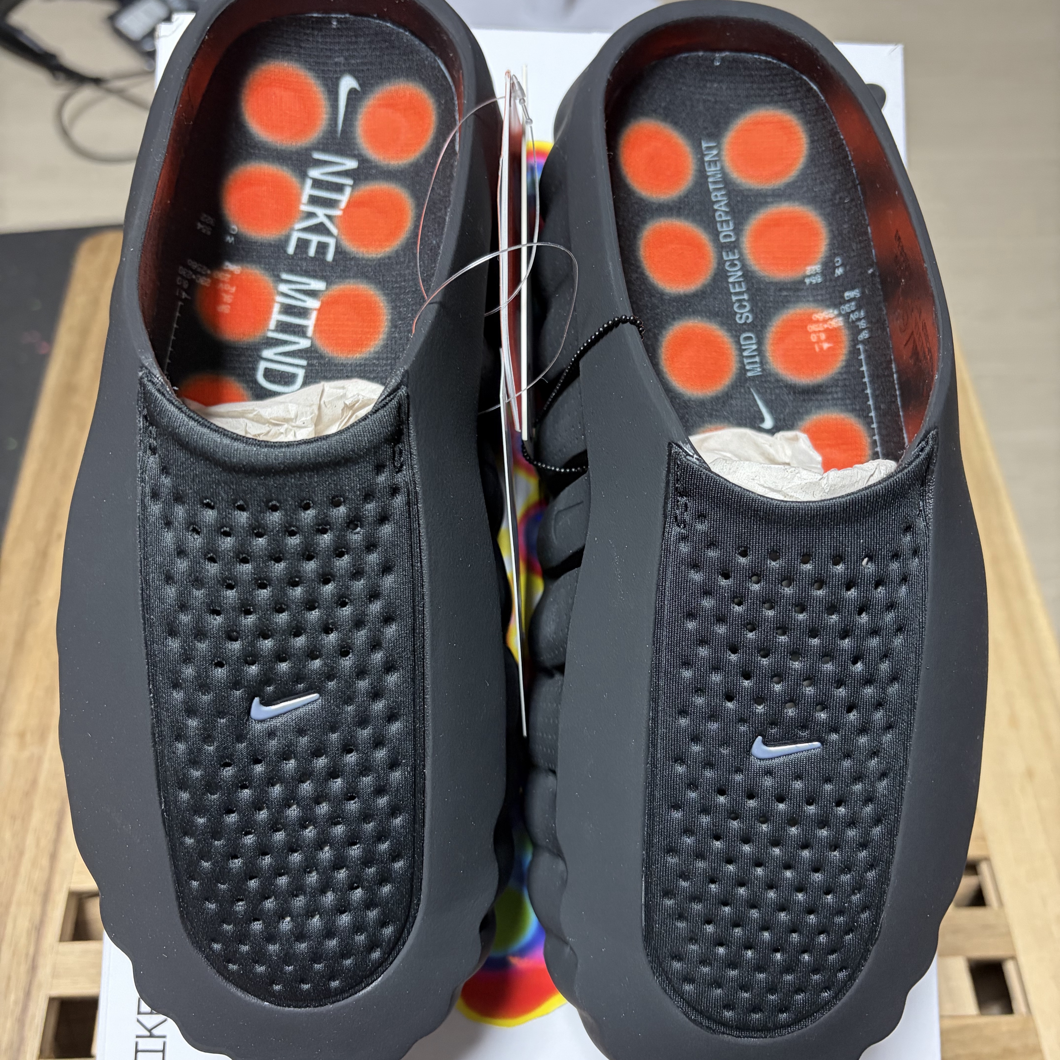 Nike Mind 001 Black Chrome 착용 스타일 - 4