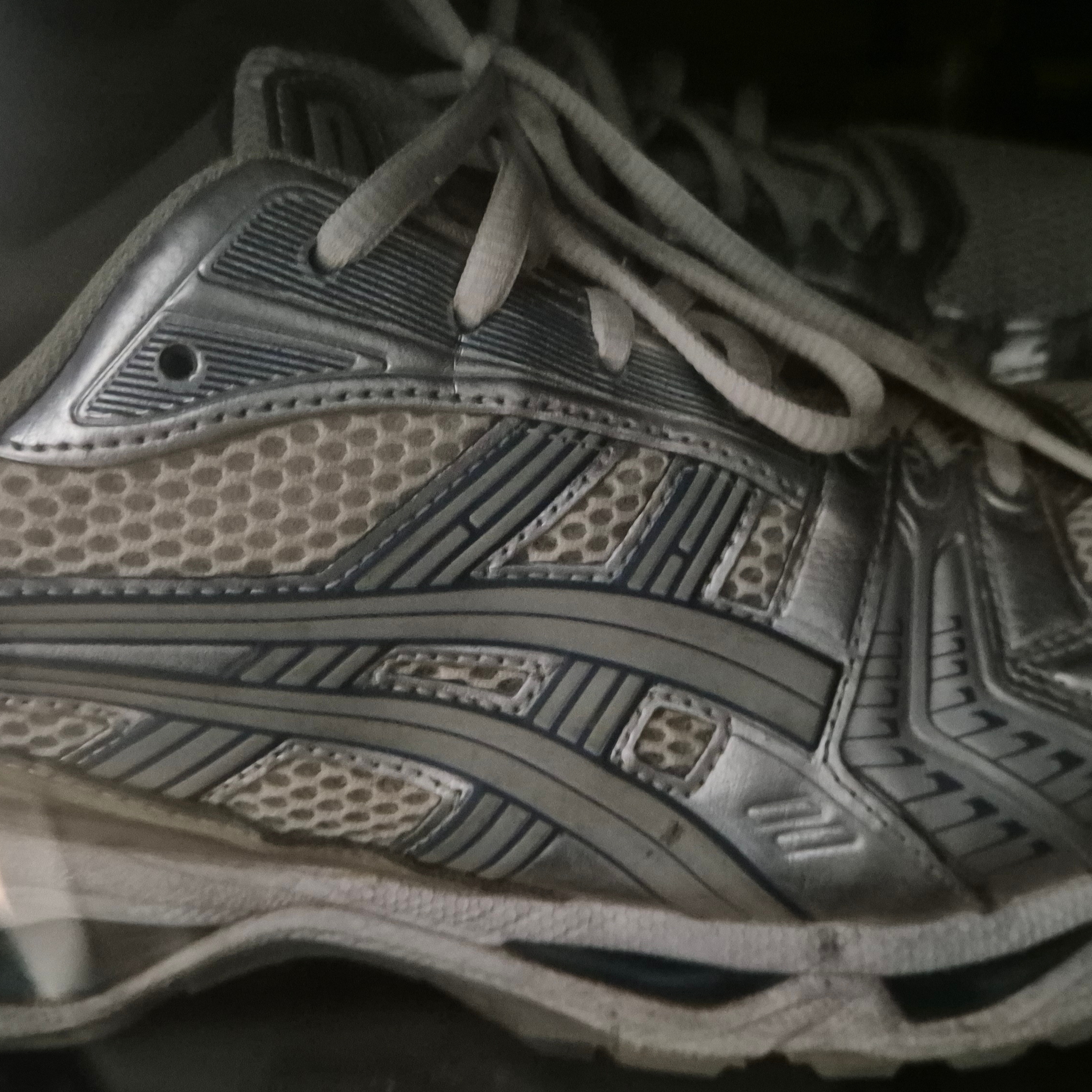Asics Gel-Kayano 14 Cream Pure Silver 착용 스타일