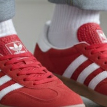 Adidas Gazelle Indoor Better Scarlet Cloud White 착용 스타일