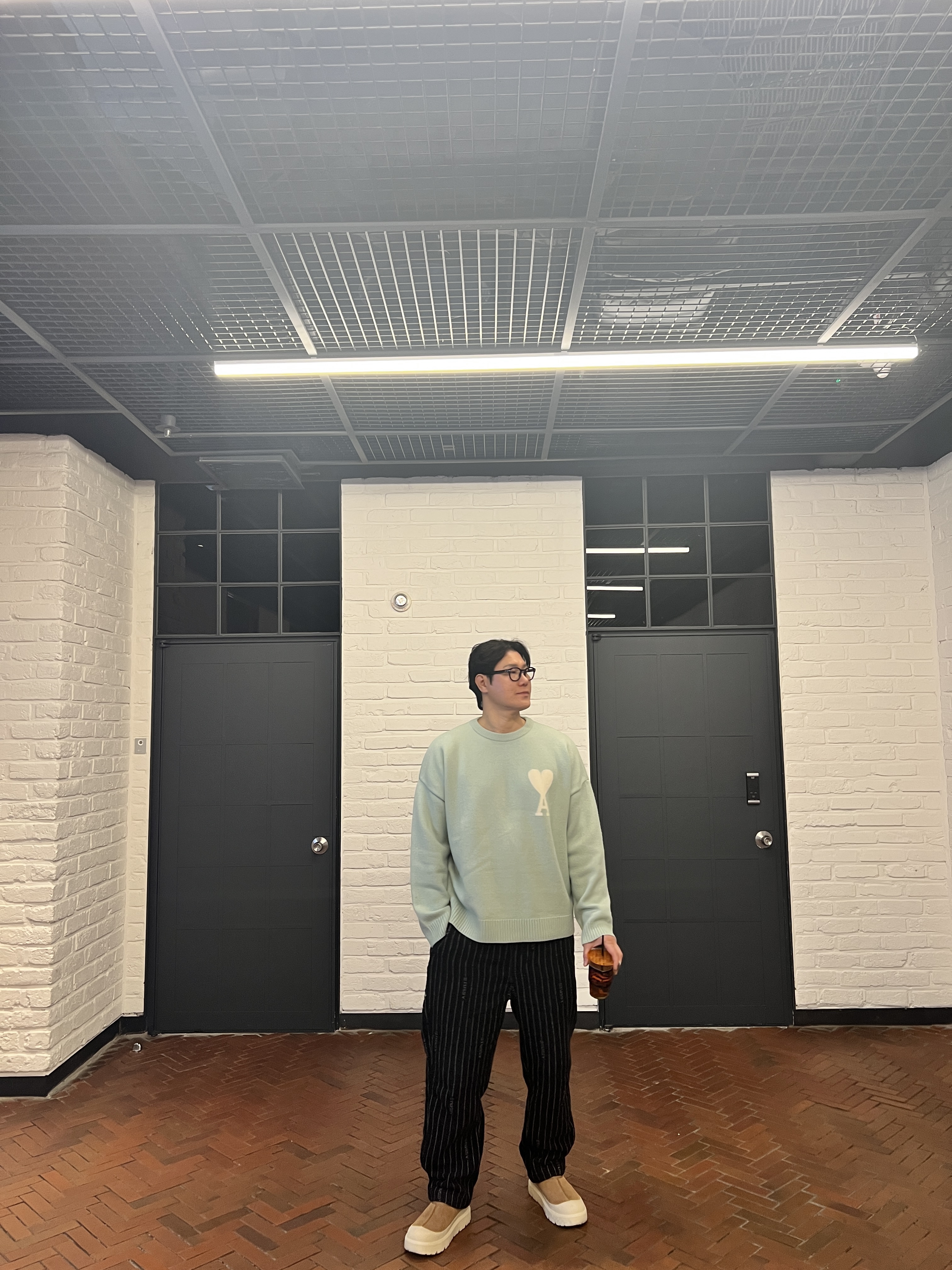 UGG Tasman Weather Hybrid Chestnut Whitecap, Nike x Stussy NRG Striped Wool Pants Black (DR4021-010) 착용 스타일 - 2
