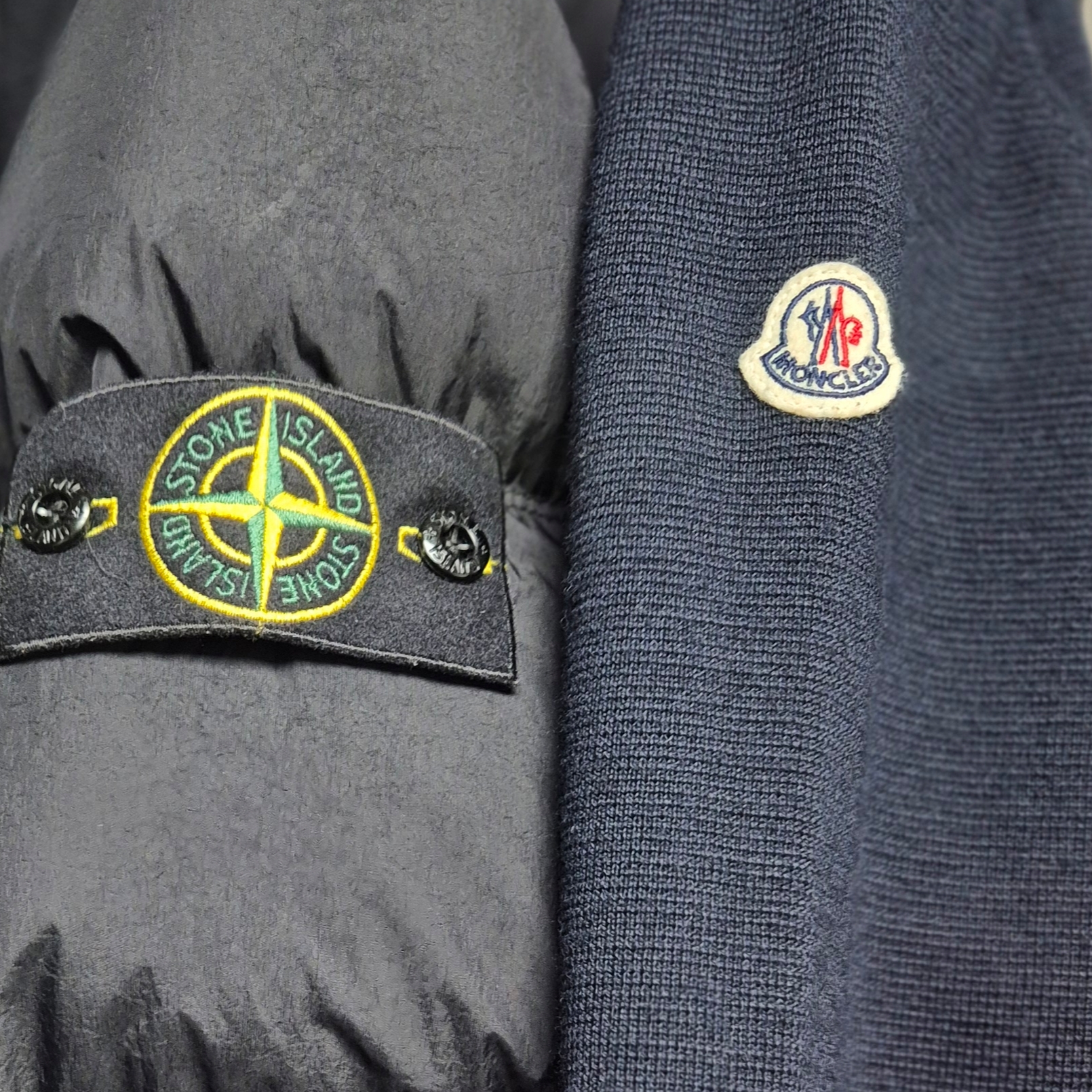 Moncler Padded Wool Cardigan Navy Blue - 23FW, Stone Island 4100010 Crinkle Reps NY Recycled Nylon Down Jacket with Wind Resistant Black - 25FW 착용 스타일