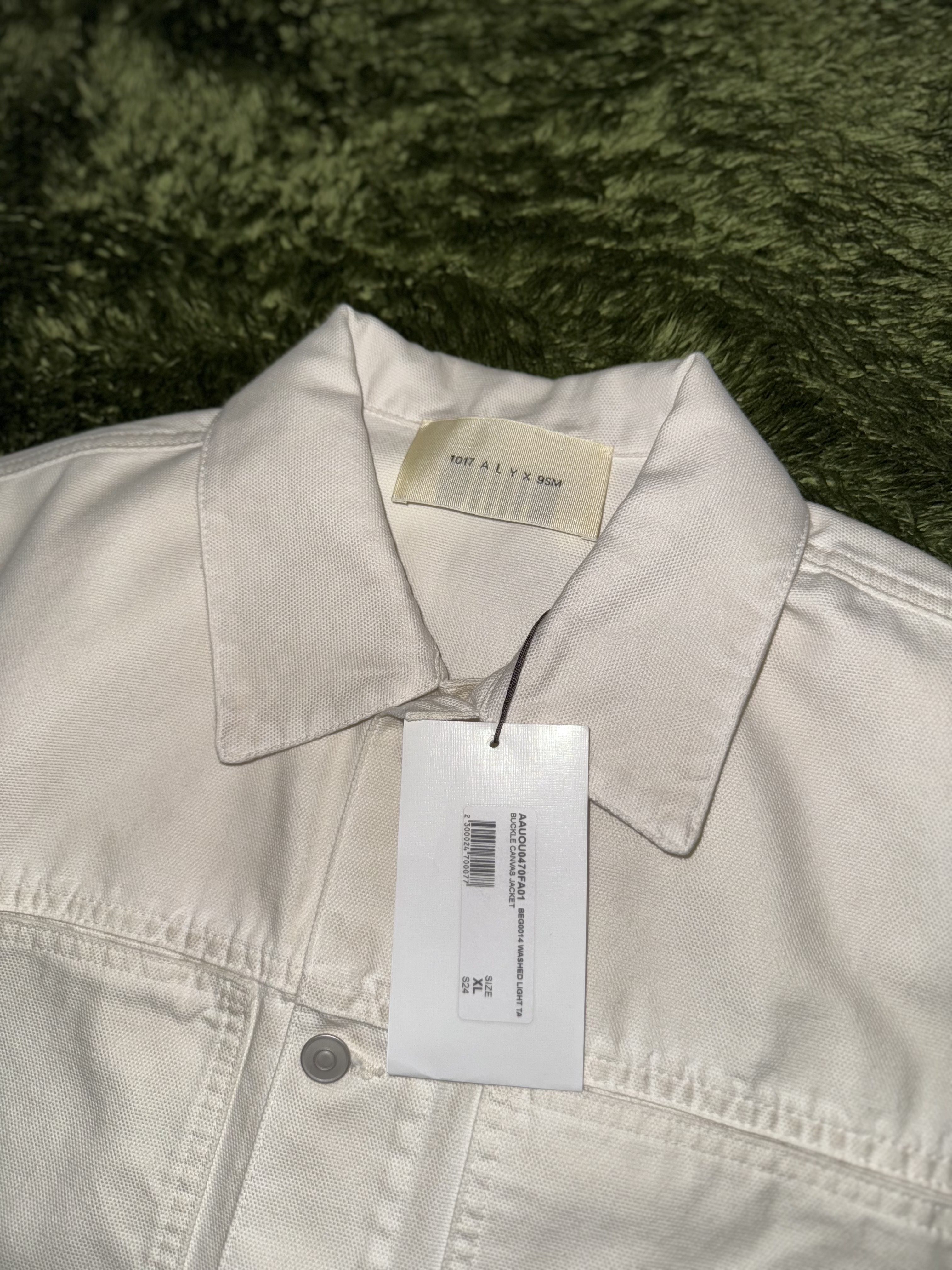 1017 Alyx 9SM Buckle Canvas Jacket Washed Light Tan 착용 스타일 - 3