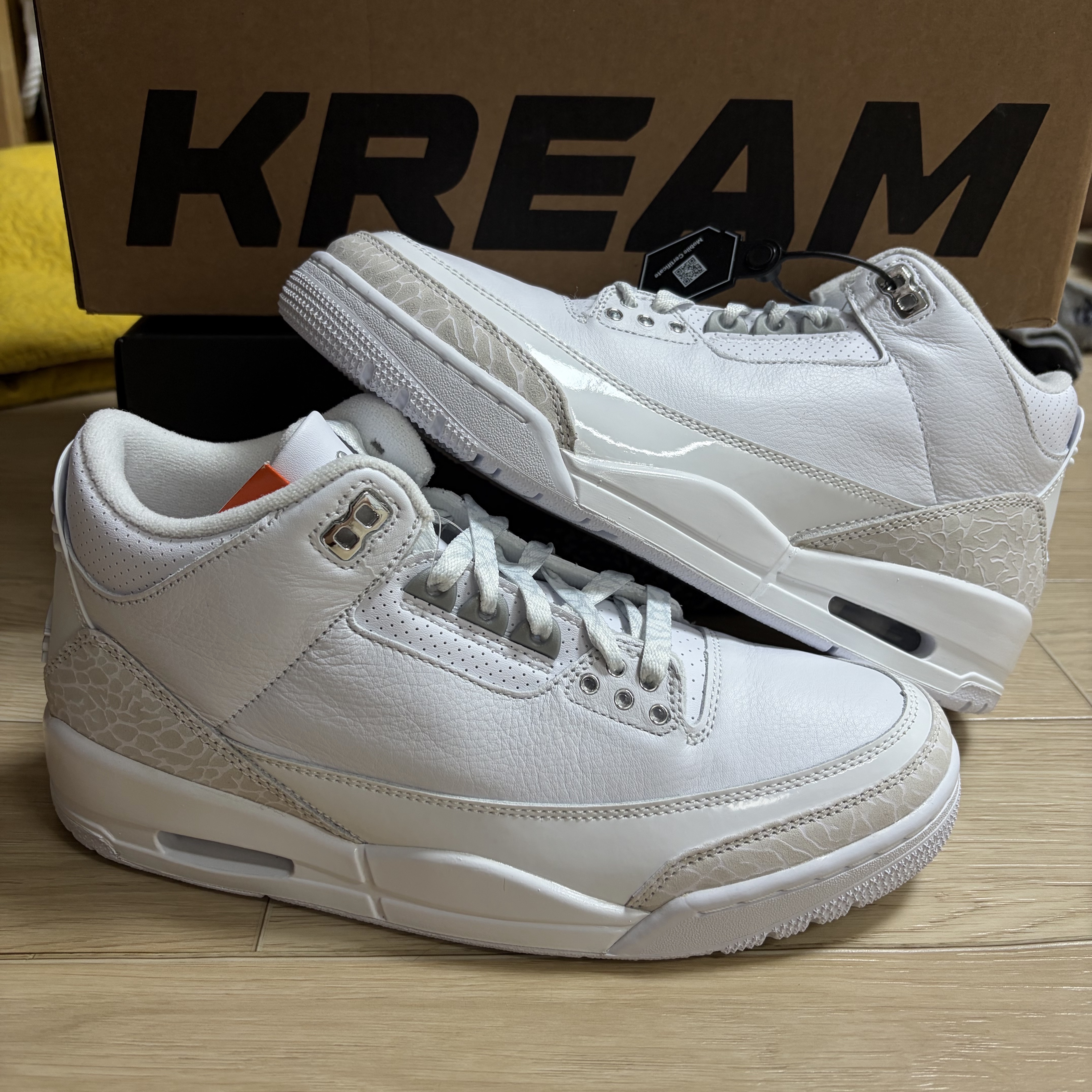 Jordan 3 Retro White and Silver 착용 스타일 - 1
