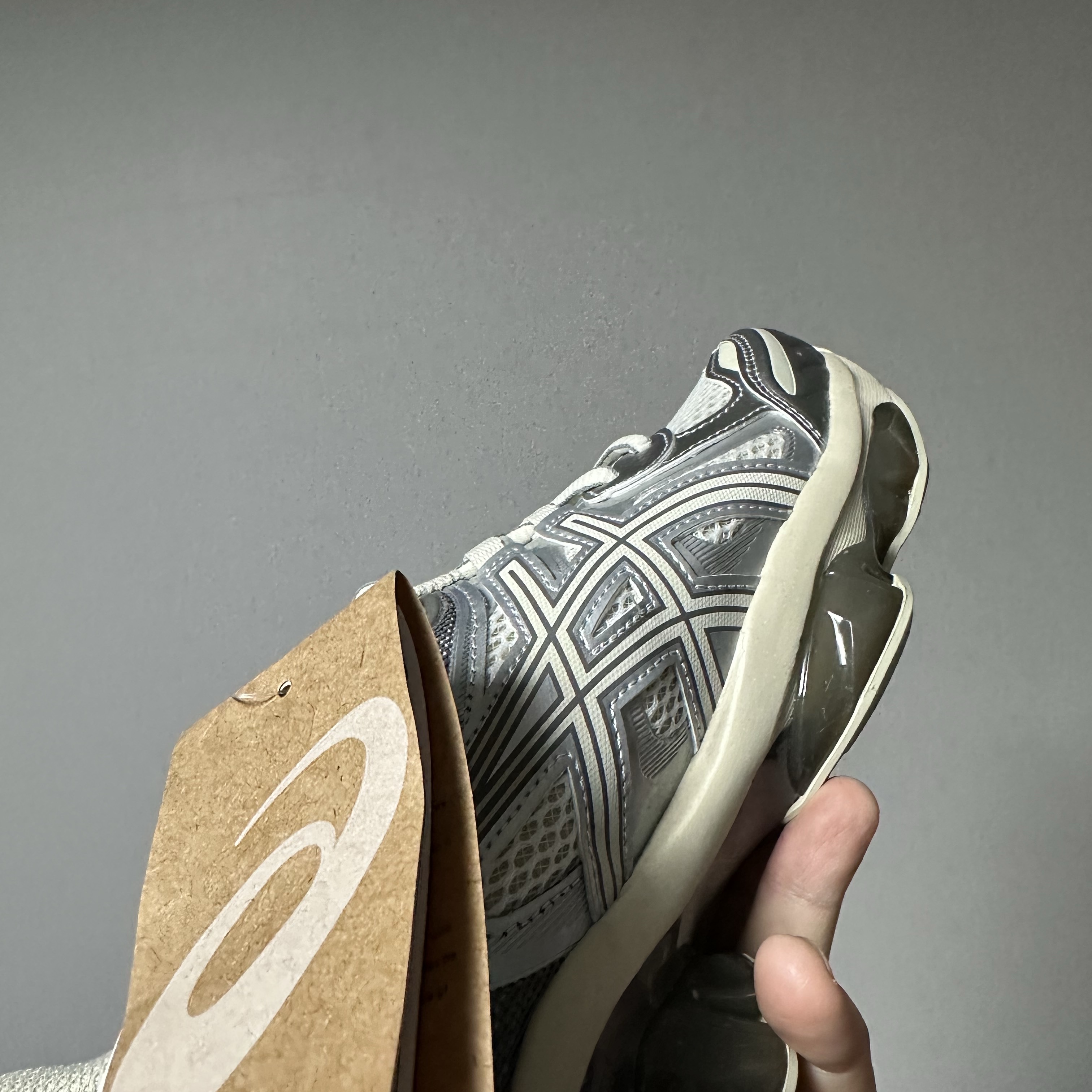 Asics Gel-Quantum Kinetic White Light Dust 착용 스타일 - 3