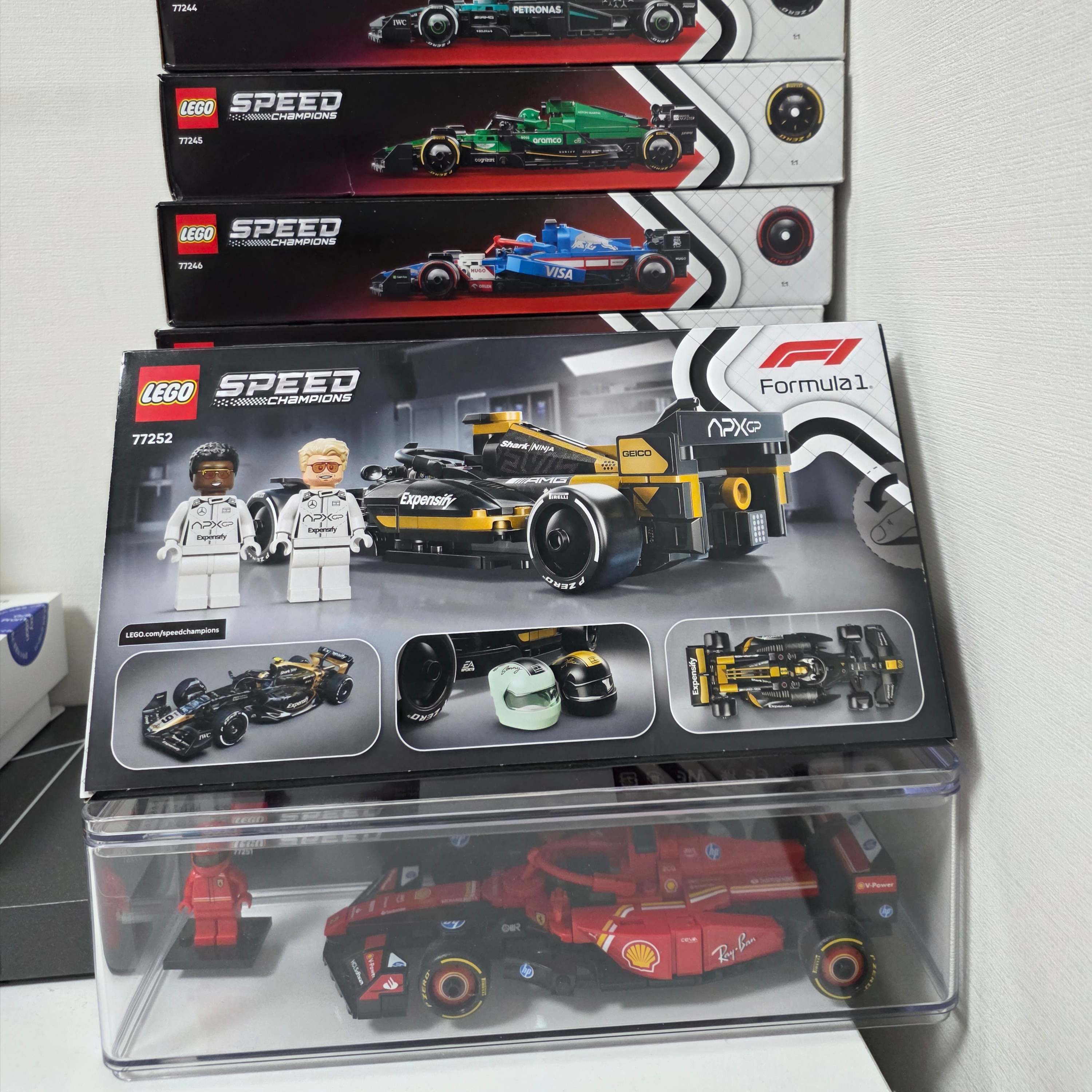 Lego Speed Champions APXGP Team Race Car from F1 The Movie 착용 스타일
