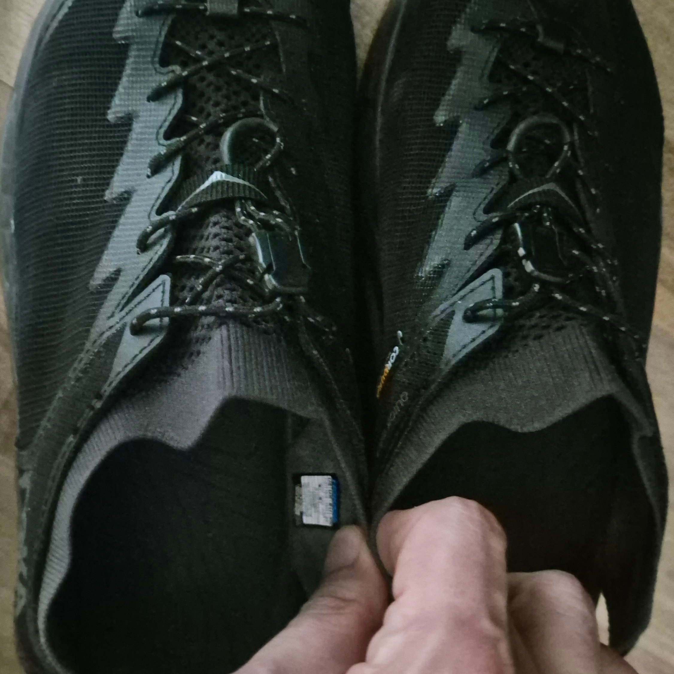 Hoka Hopara 2 Black 착용 스타일