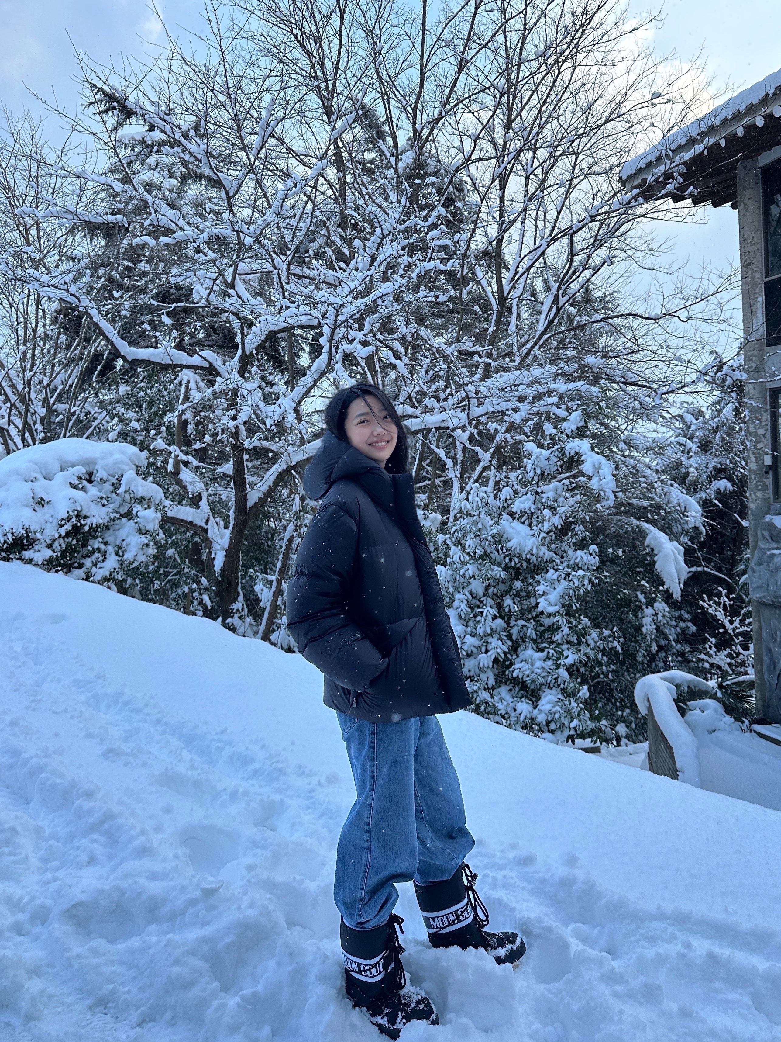 (W) Moon Boot Icon Nylon Boots Black, (W) The North Face Skye Down Jacket RDS Black - 25FW 착용 스타일 - 1