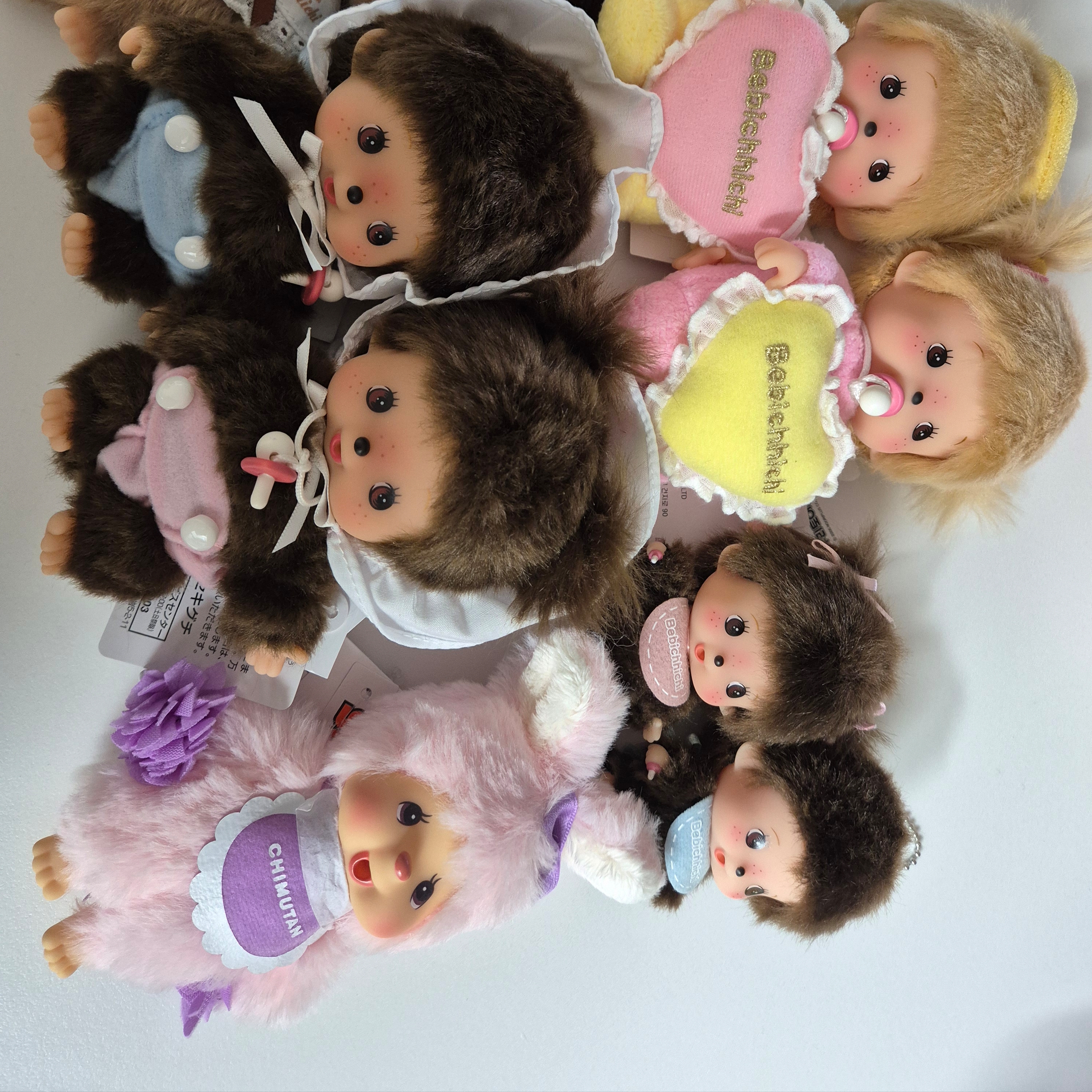Monchhichi Happy Color Chimutan Keychain 착용 스타일