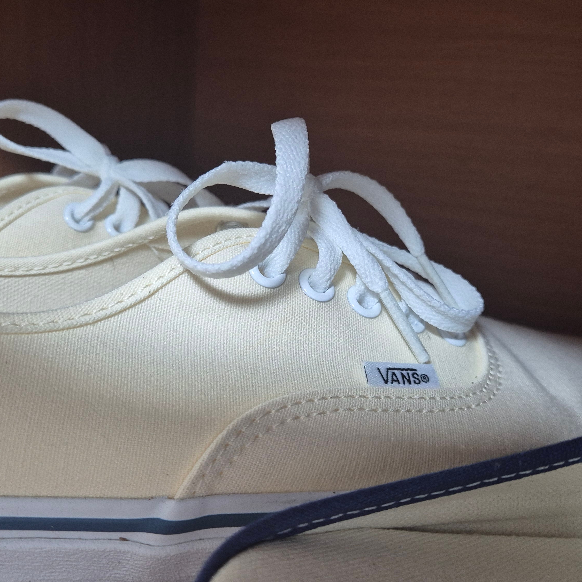 Vans Authentic White 착용 스타일