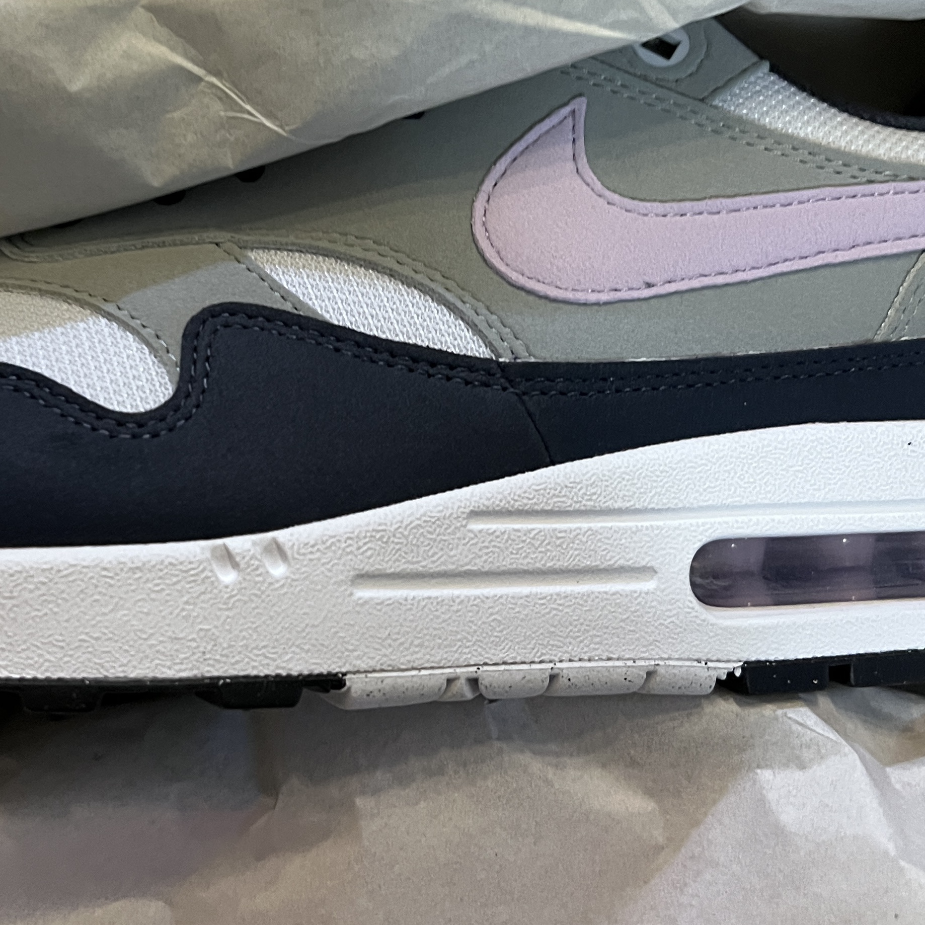 Nike Air Max 1 Football Grey Lilac Bloom 착용 스타일