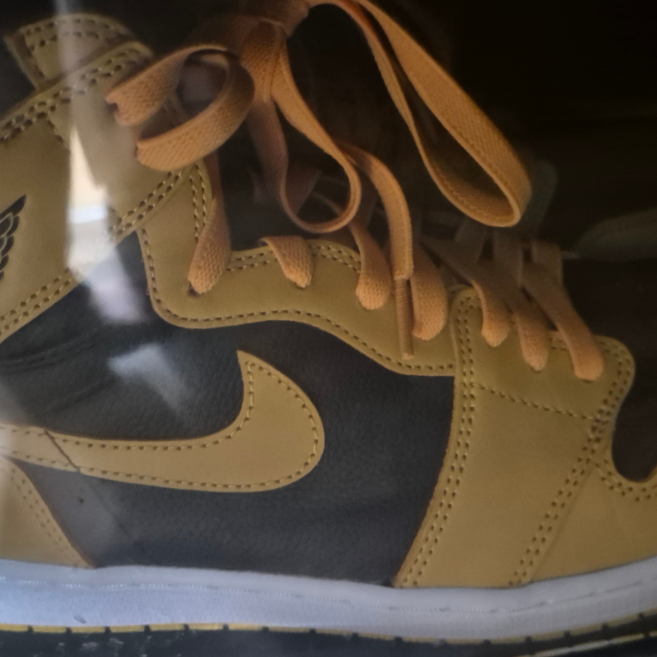 Jordan 1 Retro High OG Pollen 착용 스타일