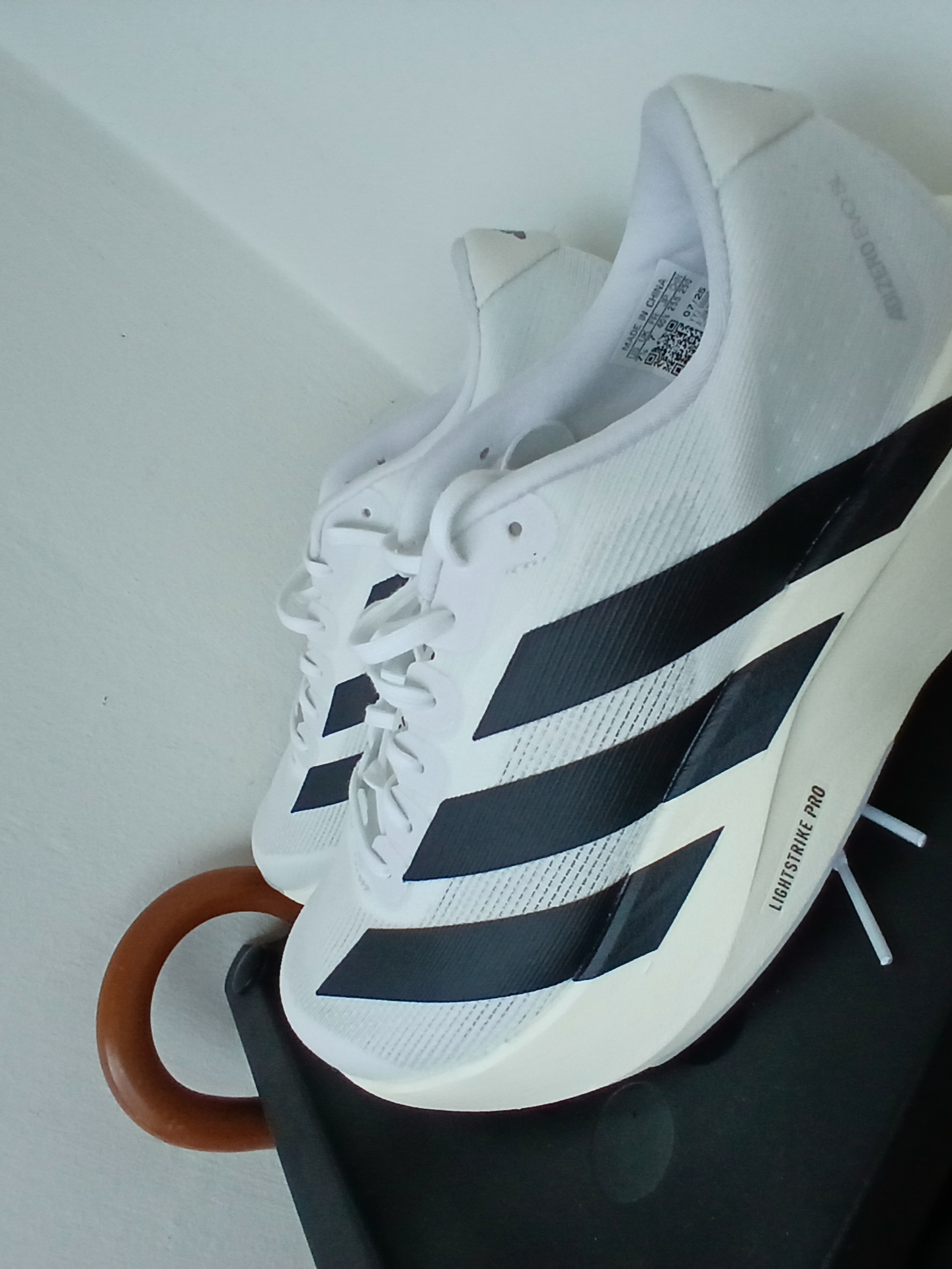 Adidas Adizero EVO SL Cloud White Core Black, (W) Adidas Adizero EVO SL Cloud White Core Black 착용 스타일